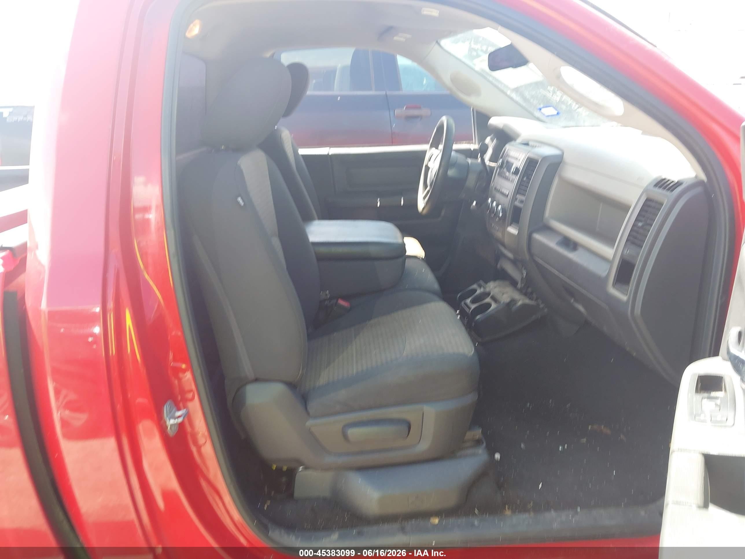 2012 Ram 1500 St Red vin: 3C6JD6AT9CG193308