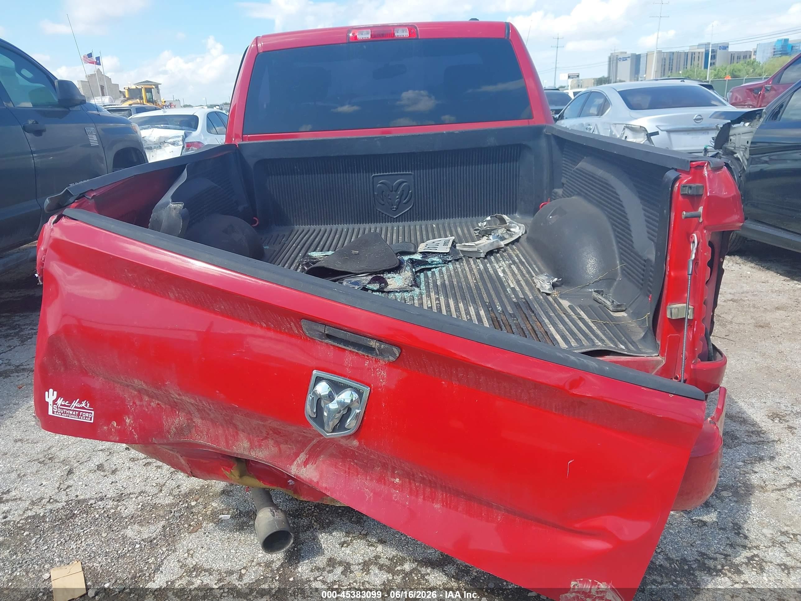 2012 Ram 1500 St Red vin: 3C6JD6AT9CG193308