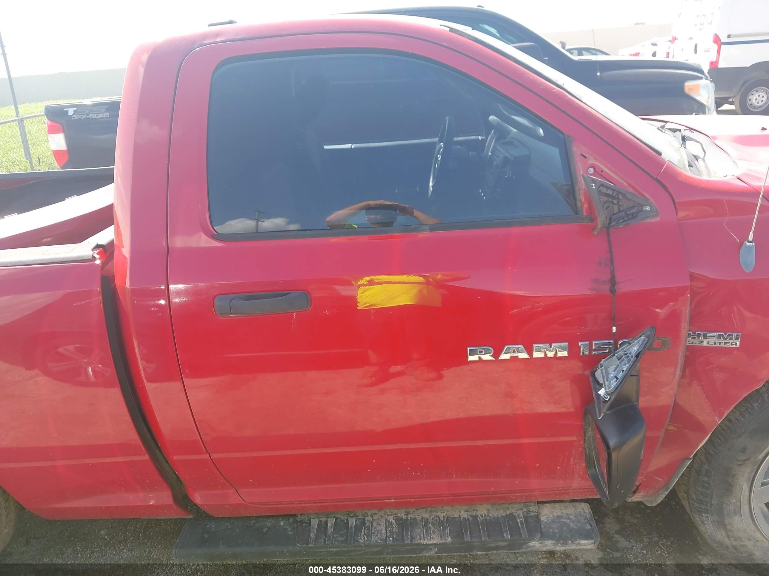 2012 Ram 1500 St Red vin: 3C6JD6AT9CG193308