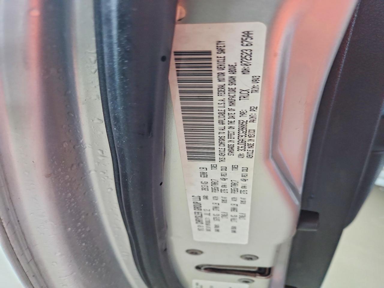 2012 Ram 1500 Tradesman, St Two Tone vin: 3C6JD6AT9CG280092