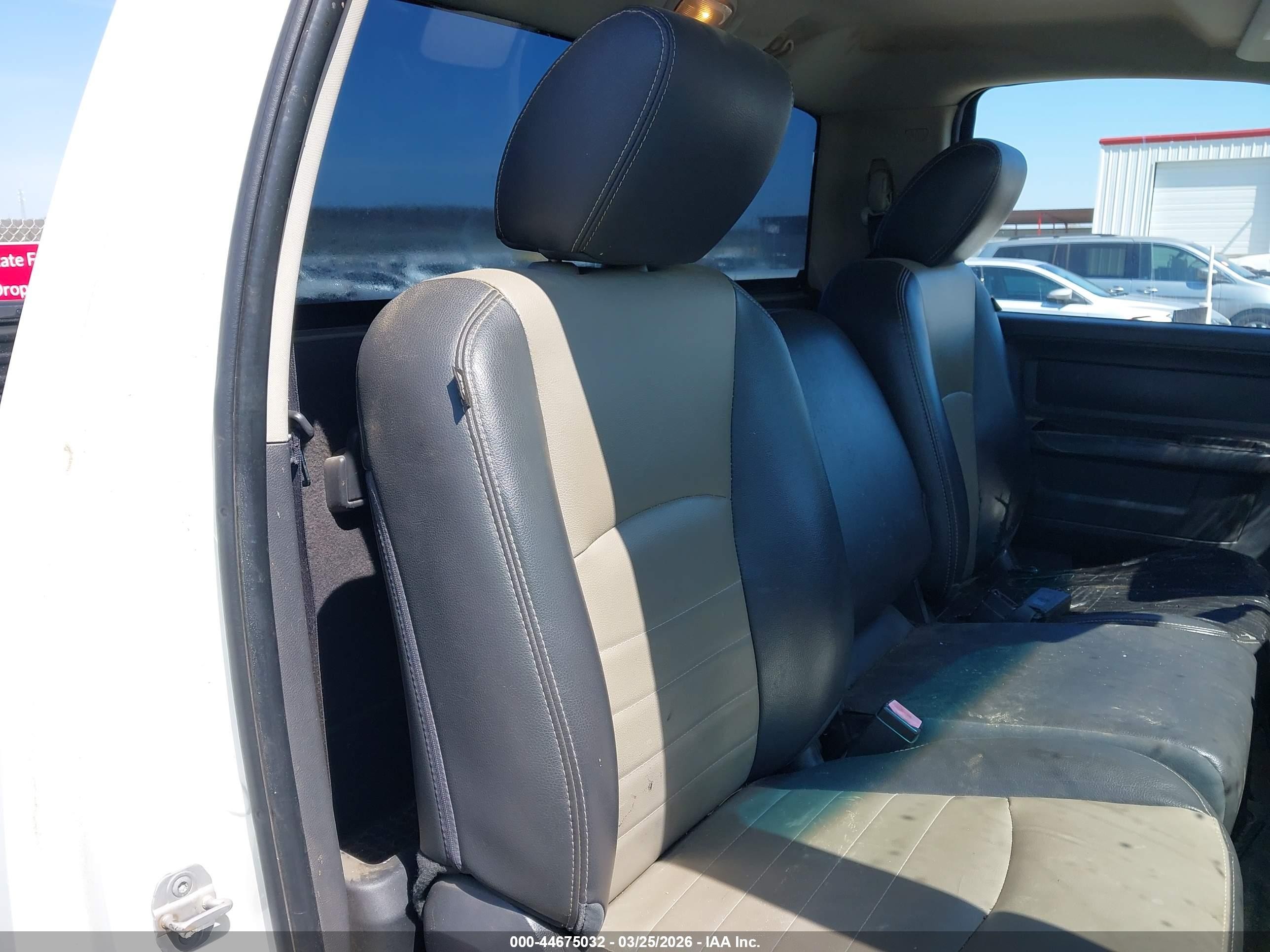 2012 Ram 1500 St White vin: 3C6JD6ATXCG183368