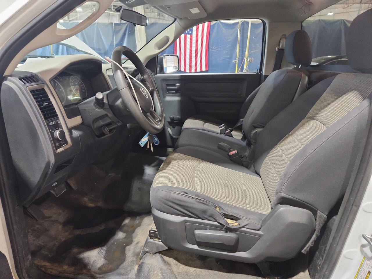 2012 Dodge Ram 1500 St Белый vin: 3C6JD6DK8CG137914 Damage: Left Front Seat, Torn, 5 To 6 Inches