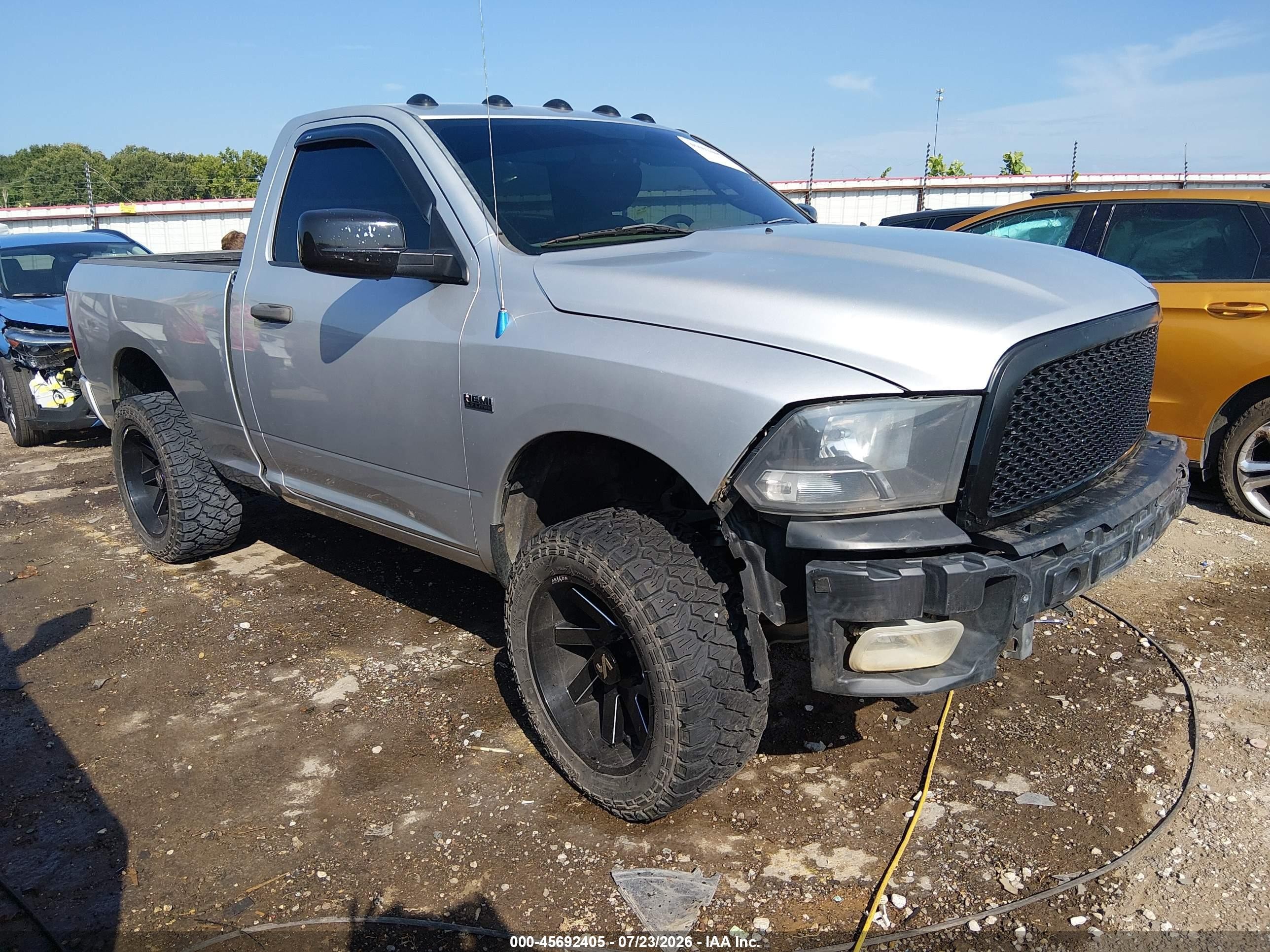 2012 Ram 1500 Express Silver vin: 3C6JD7AT4CG103195