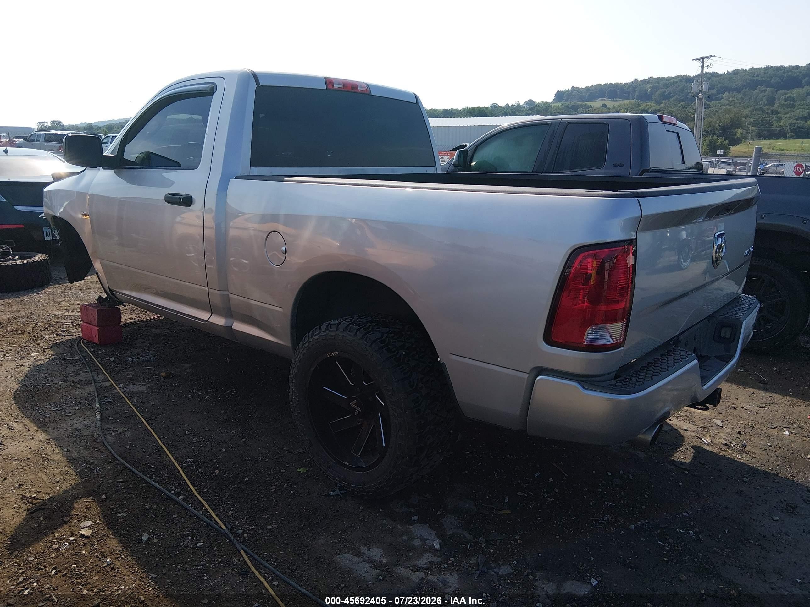 2012 Ram 1500 Express Silver vin: 3C6JD7AT4CG103195