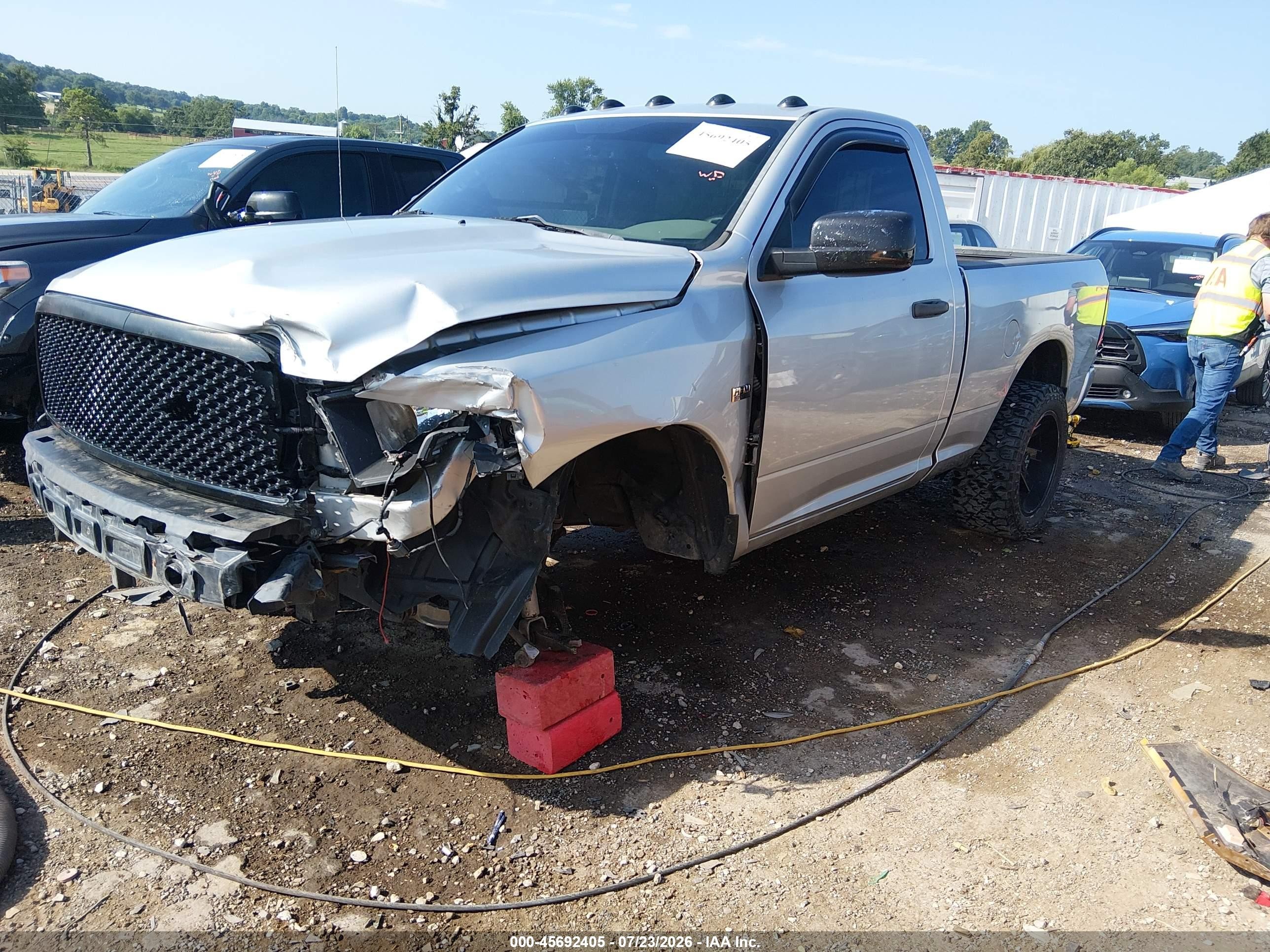 2012 Ram 1500 Express Silver vin: 3C6JD7AT4CG103195