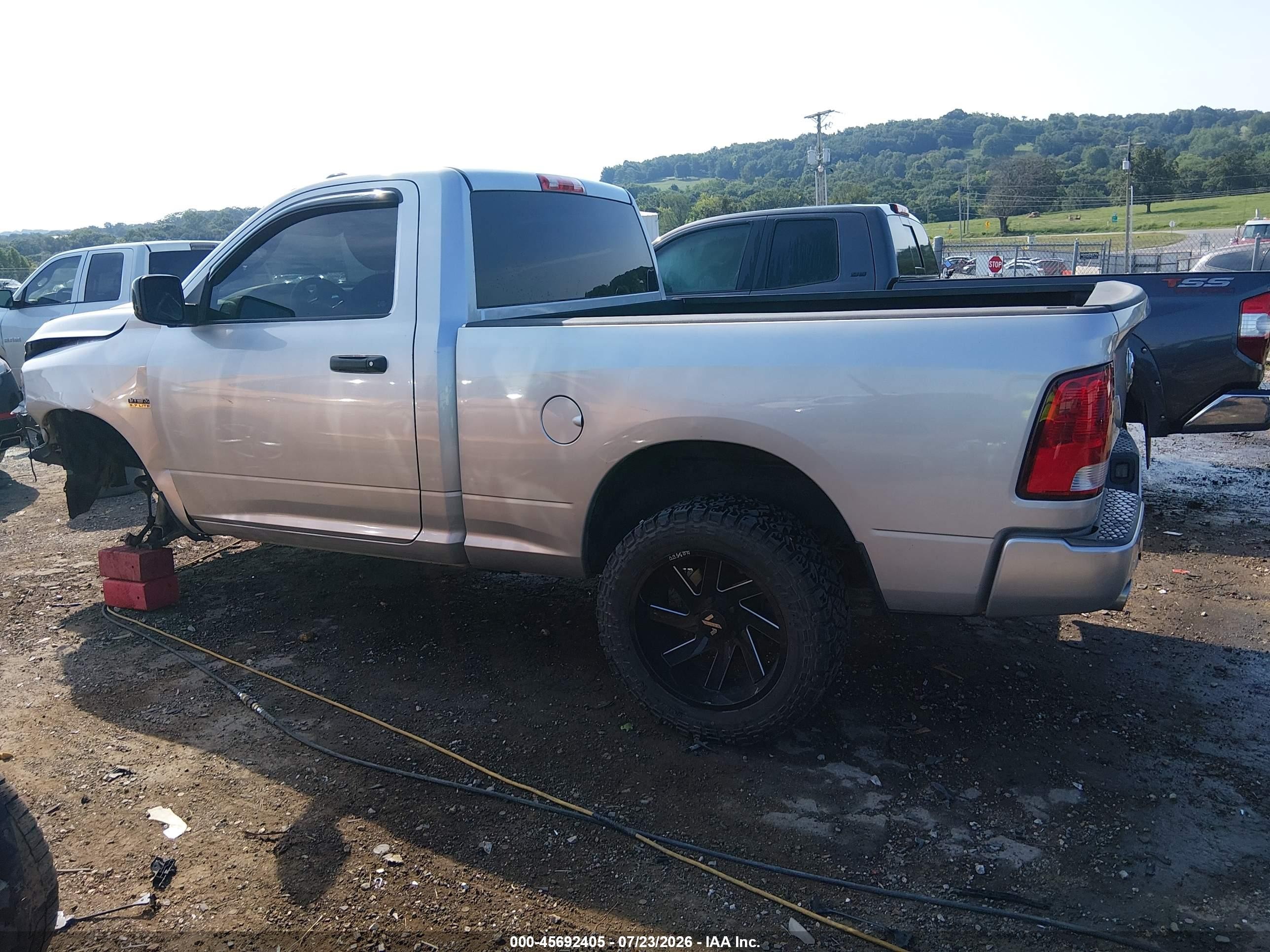 2012 Ram 1500 Express Silver vin: 3C6JD7AT4CG103195