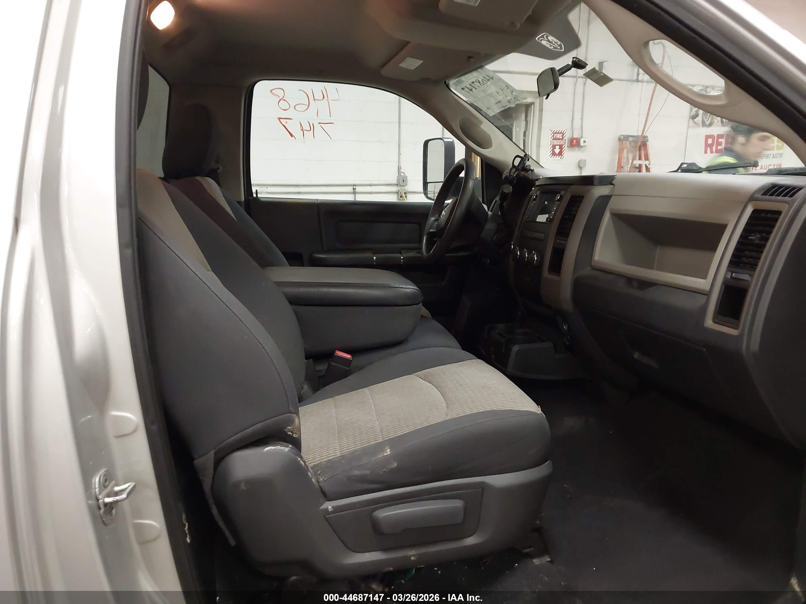 2012 Ram 1500 St Silver vin: 3C6JD7DTXCG120045