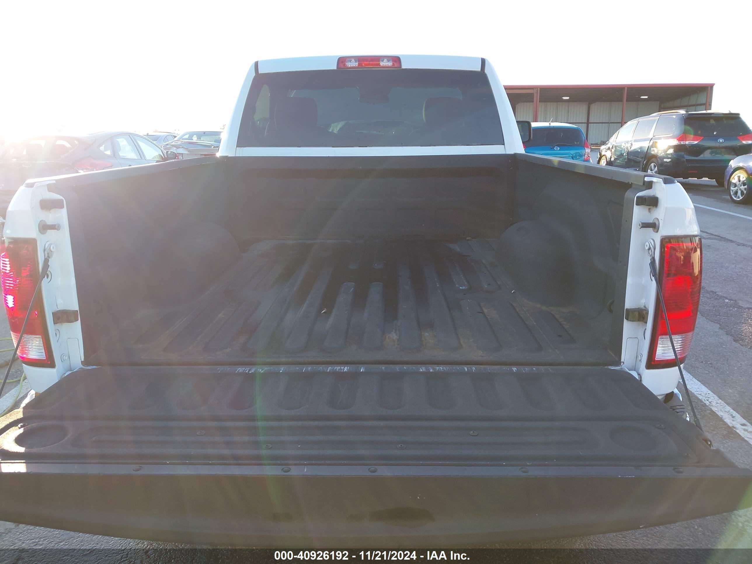2015 Ram 1500 Tradesman White vin: 3C6JR6AG0FG522325
