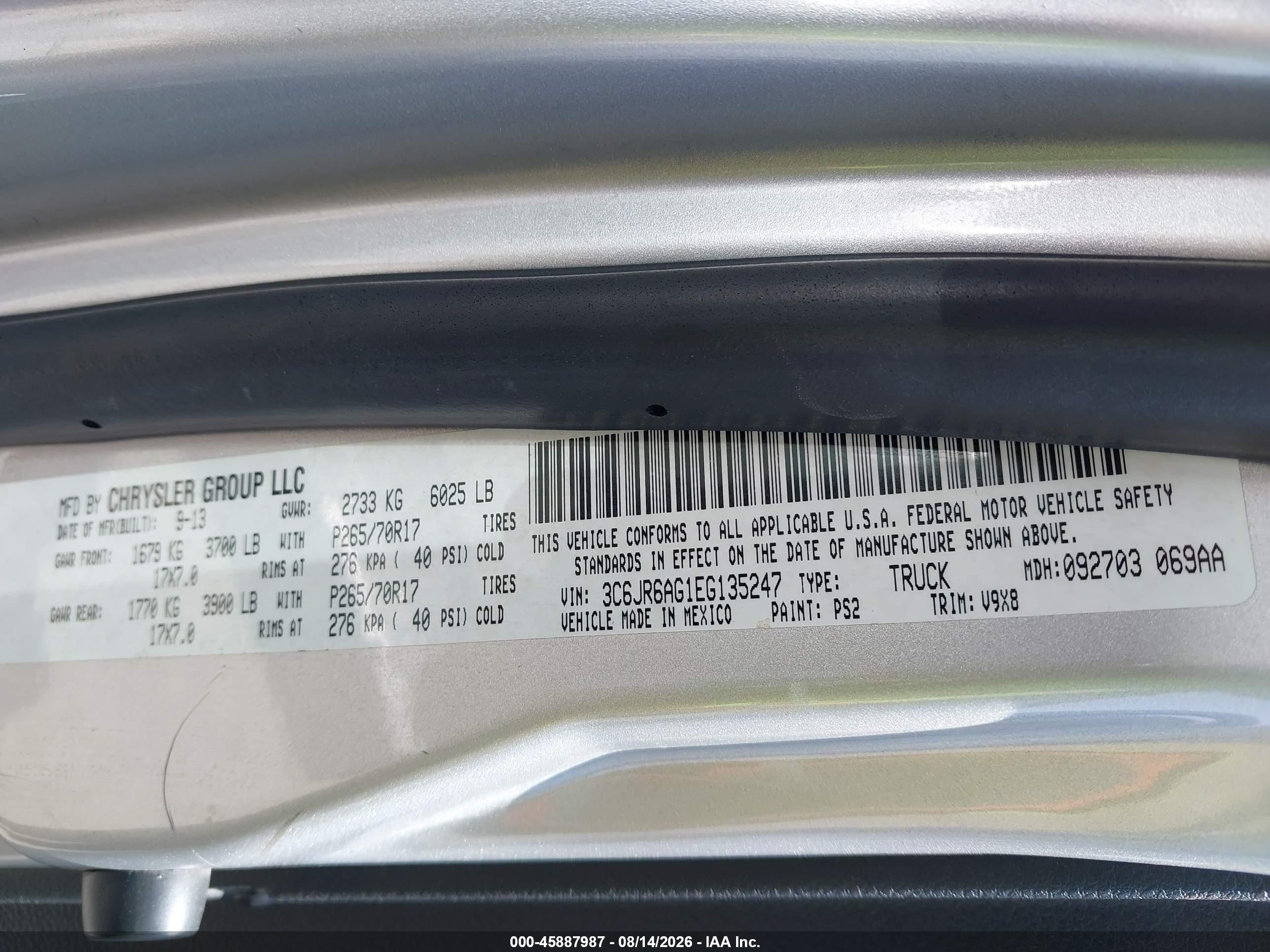 2014 Ram 1500   Серебряный vin: 3C6JR6AG1EG135247