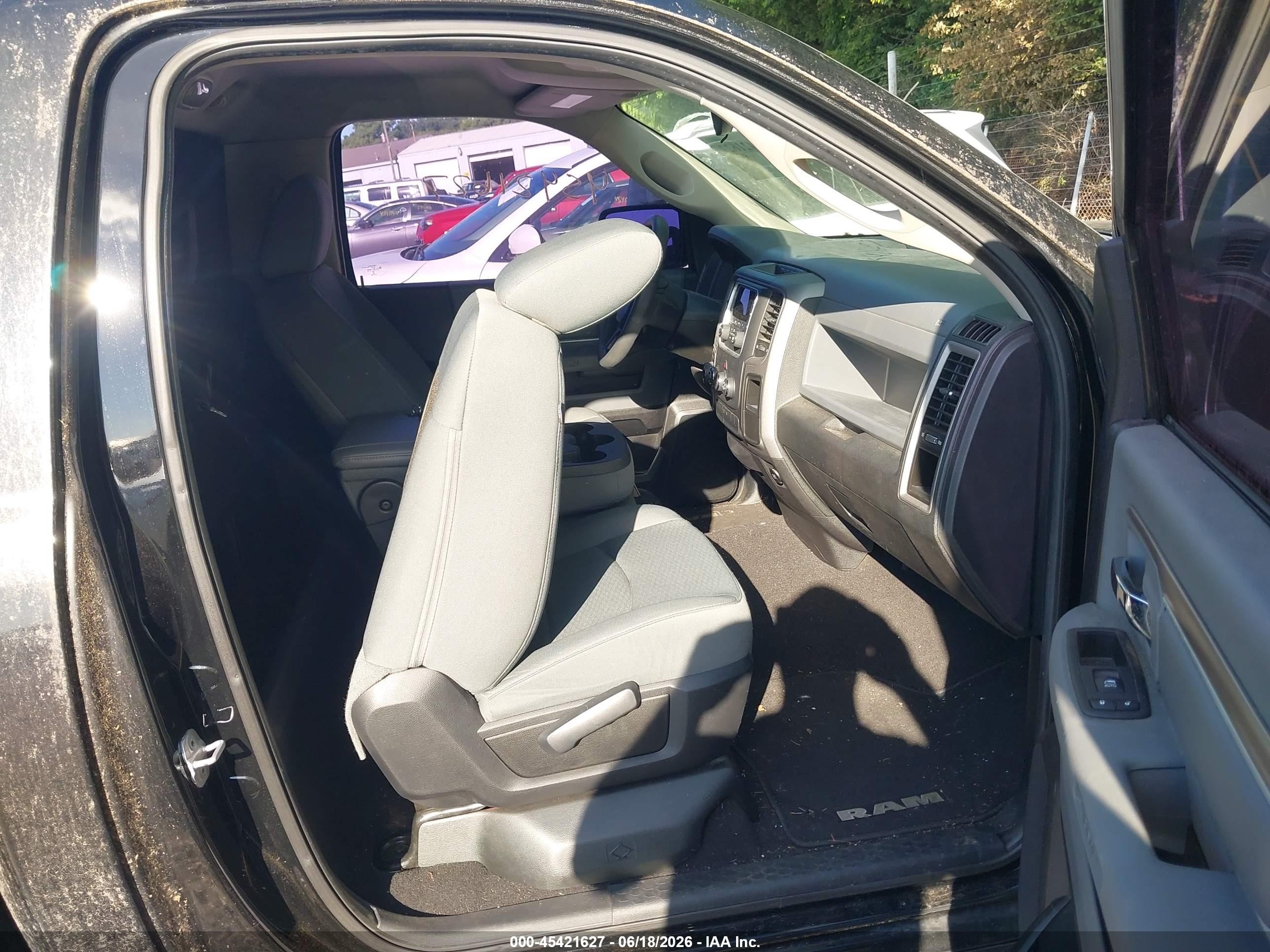 2014 Ram 1500 Tradesman Black vin: 3C6JR6AG3EG145763
