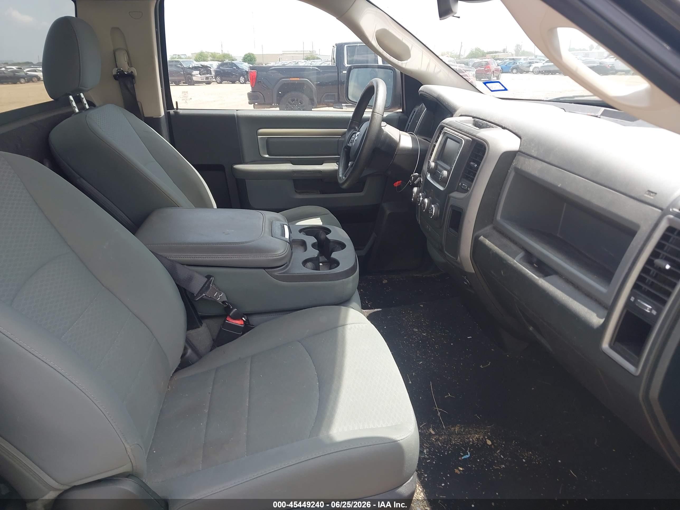 2015 Ram 1500 Express Черный vin: 3C6JR6AG5FG683253