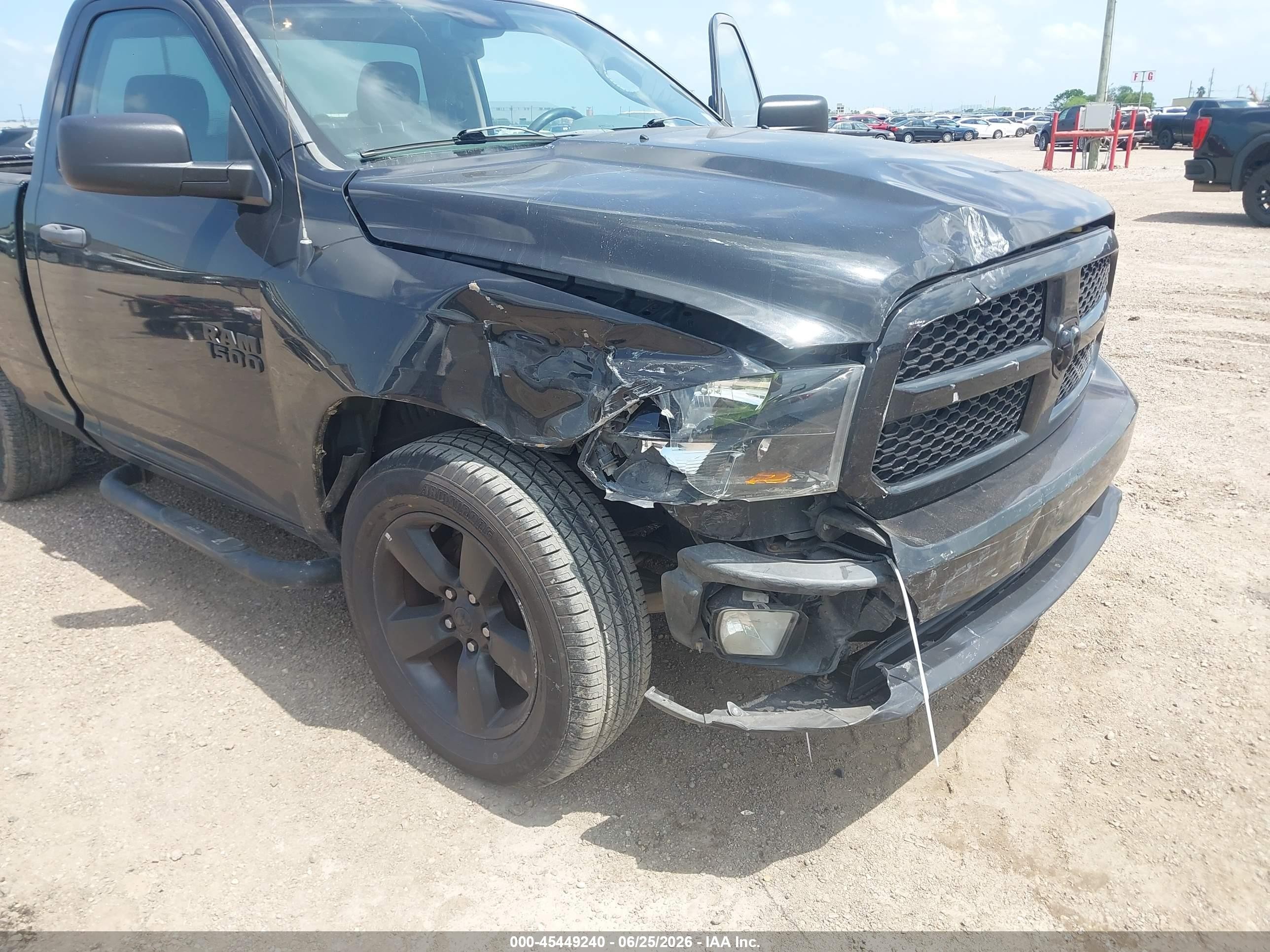 2015 Ram 1500 Express Черный vin: 3C6JR6AG5FG683253