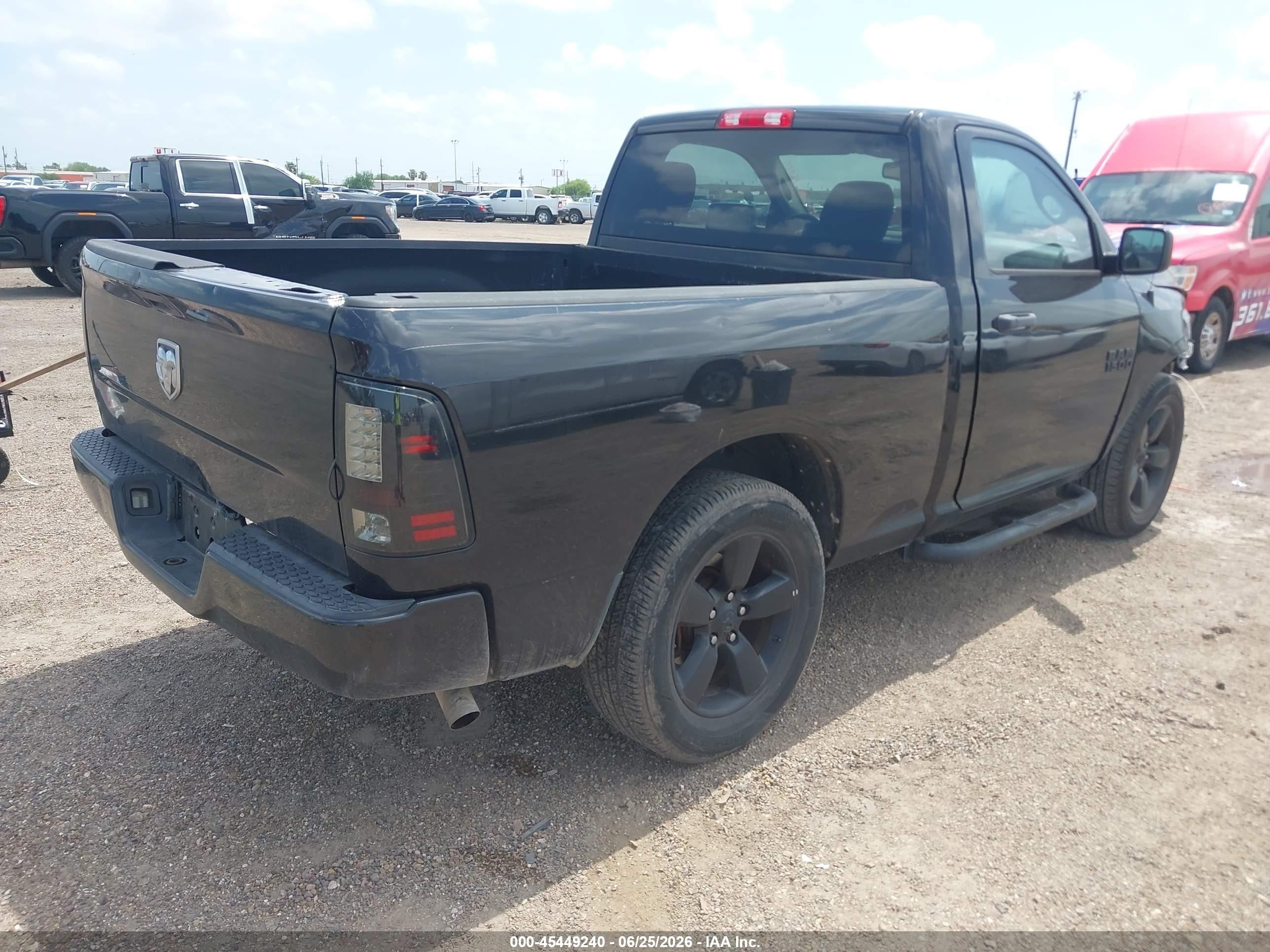2015 Ram 1500 Express Черный vin: 3C6JR6AG5FG683253