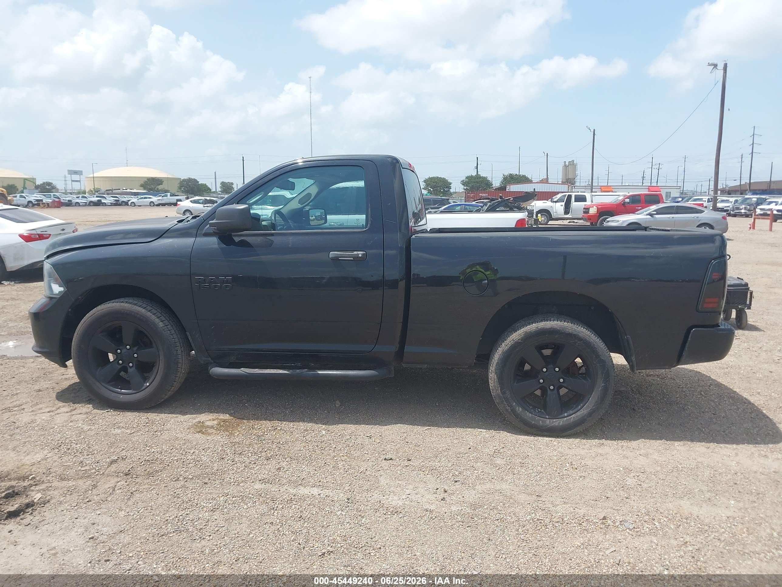 2015 Ram 1500 Express Черный vin: 3C6JR6AG5FG683253