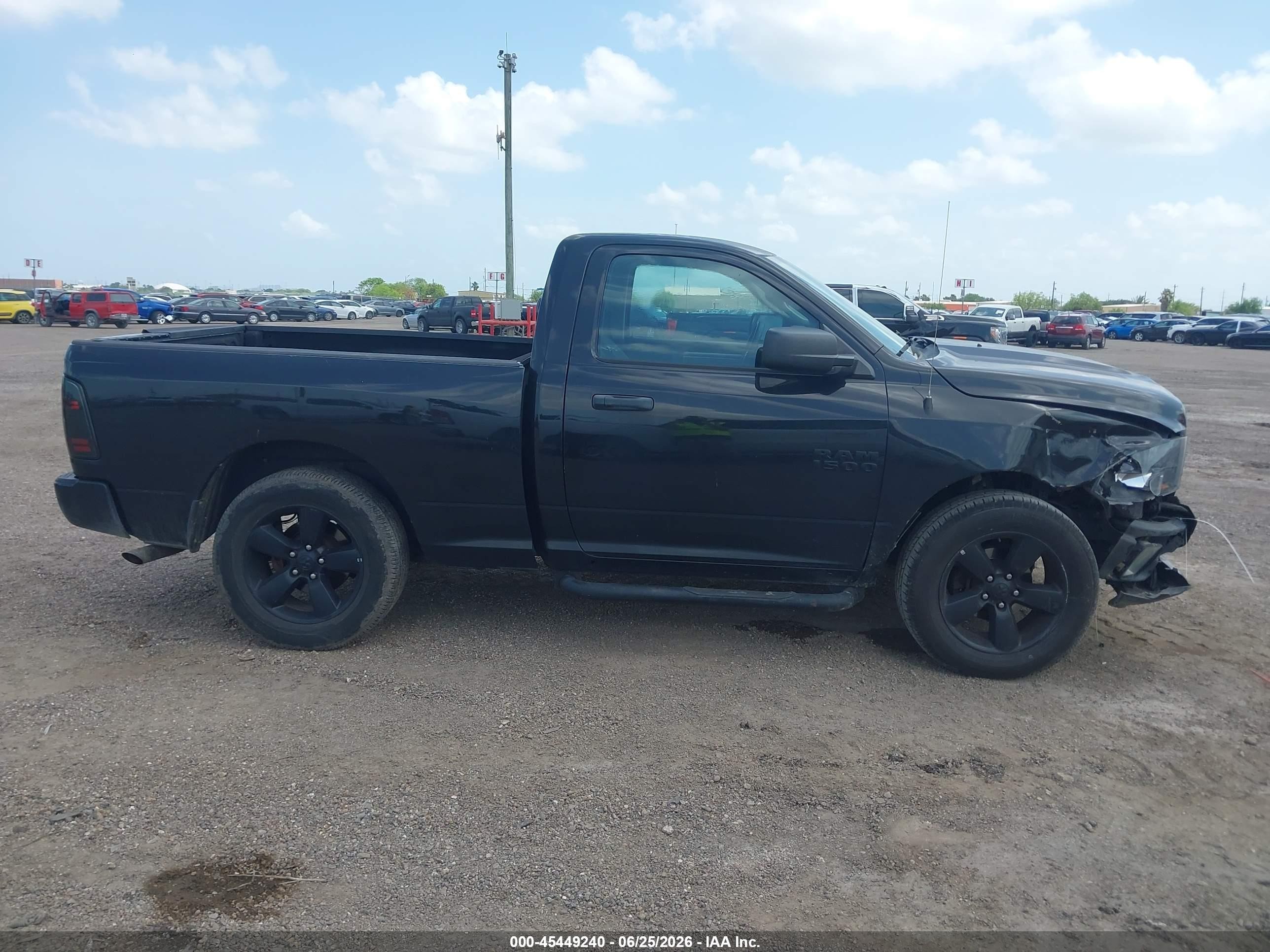 2015 Ram 1500 Express Черный vin: 3C6JR6AG5FG683253