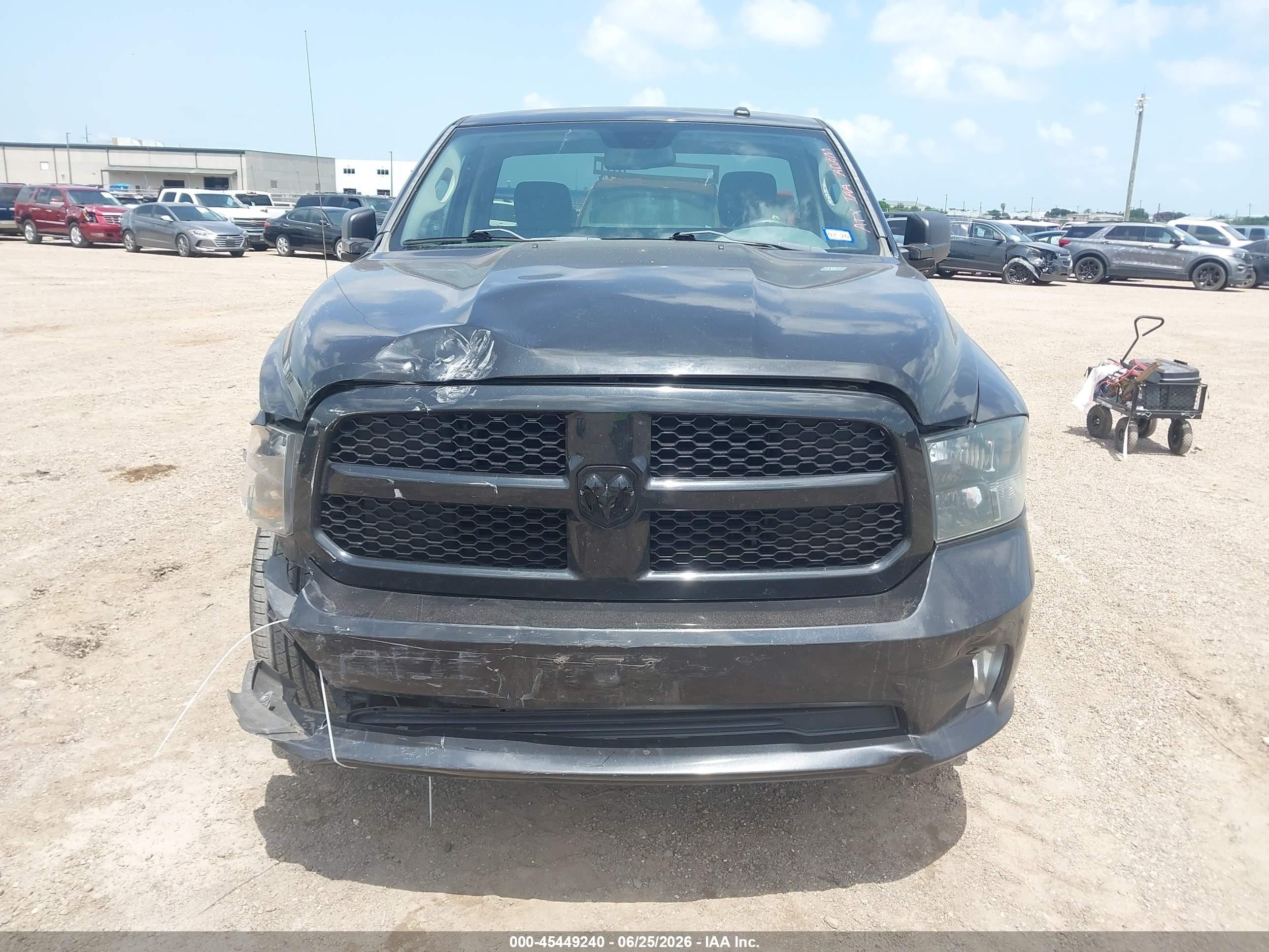 2015 Ram 1500 Express Черный vin: 3C6JR6AG5FG683253