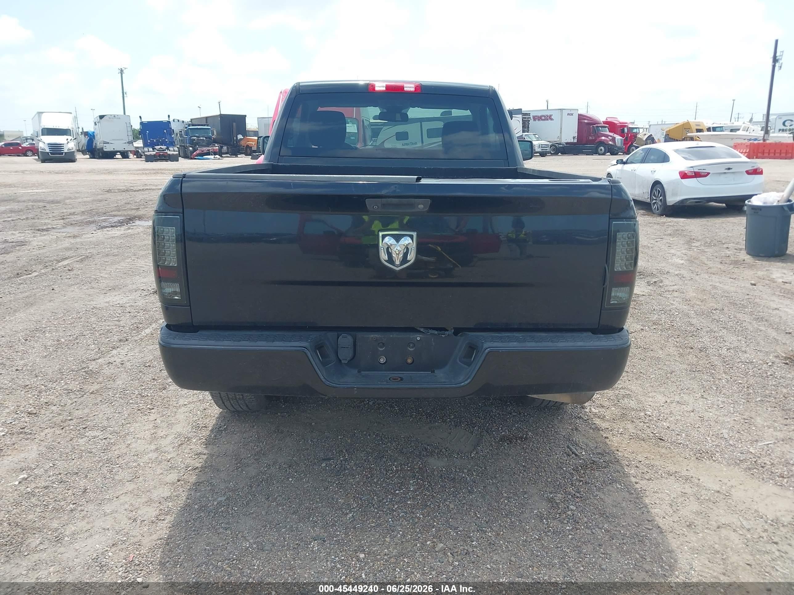 2015 Ram 1500 Express Черный vin: 3C6JR6AG5FG683253