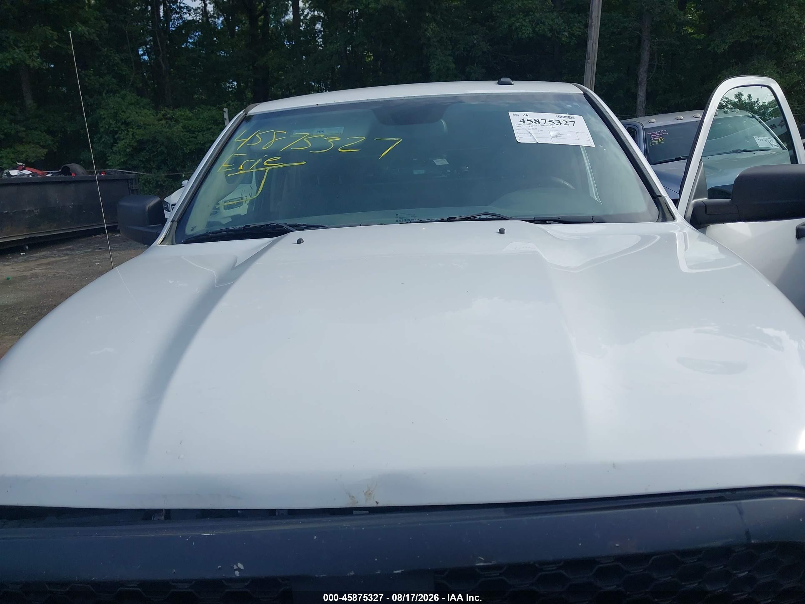 2015 Ram 1500 Tradesman White vin: 3C6JR6AG7FG522399