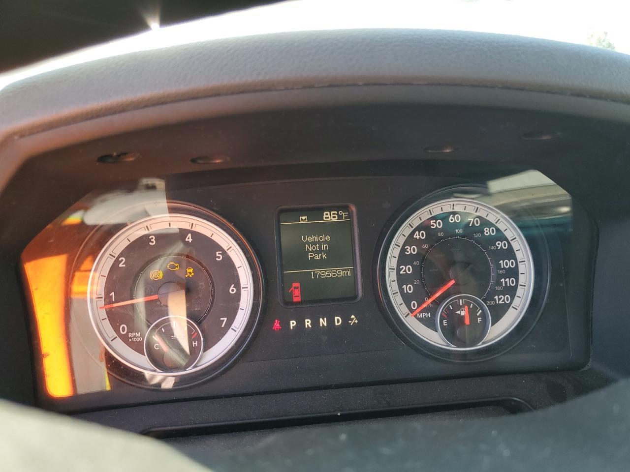 2014 Ram 1500 St White vin: 3C6JR6AG8EG102231