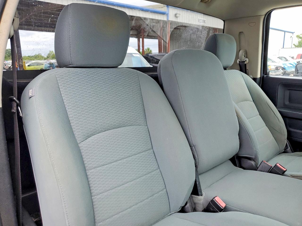 2013 Ram 1500 St Угольный vin: 3C6JR6AGXDG565065