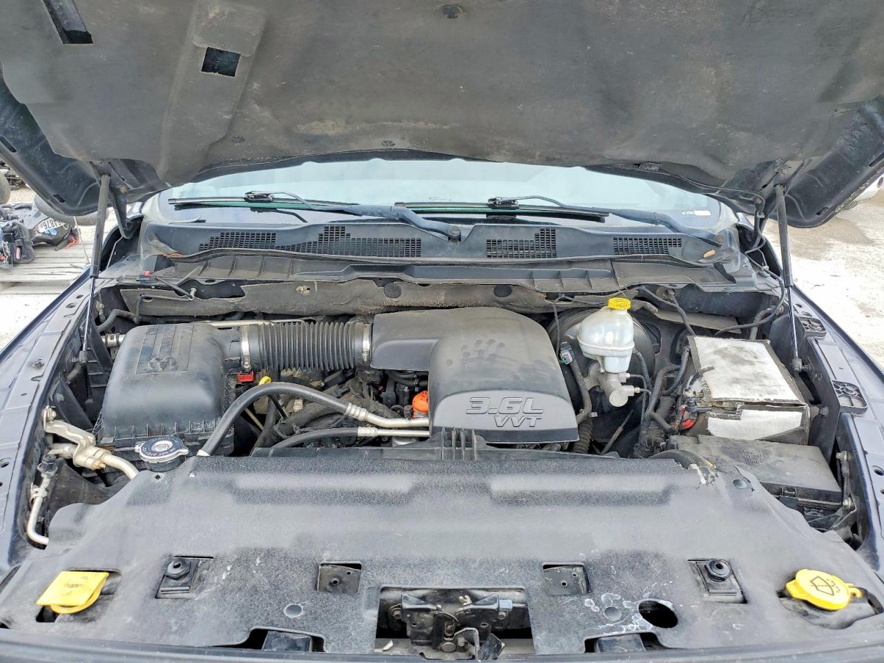 2013 Ram 1500 St Угольный vin: 3C6JR6AGXDG565065