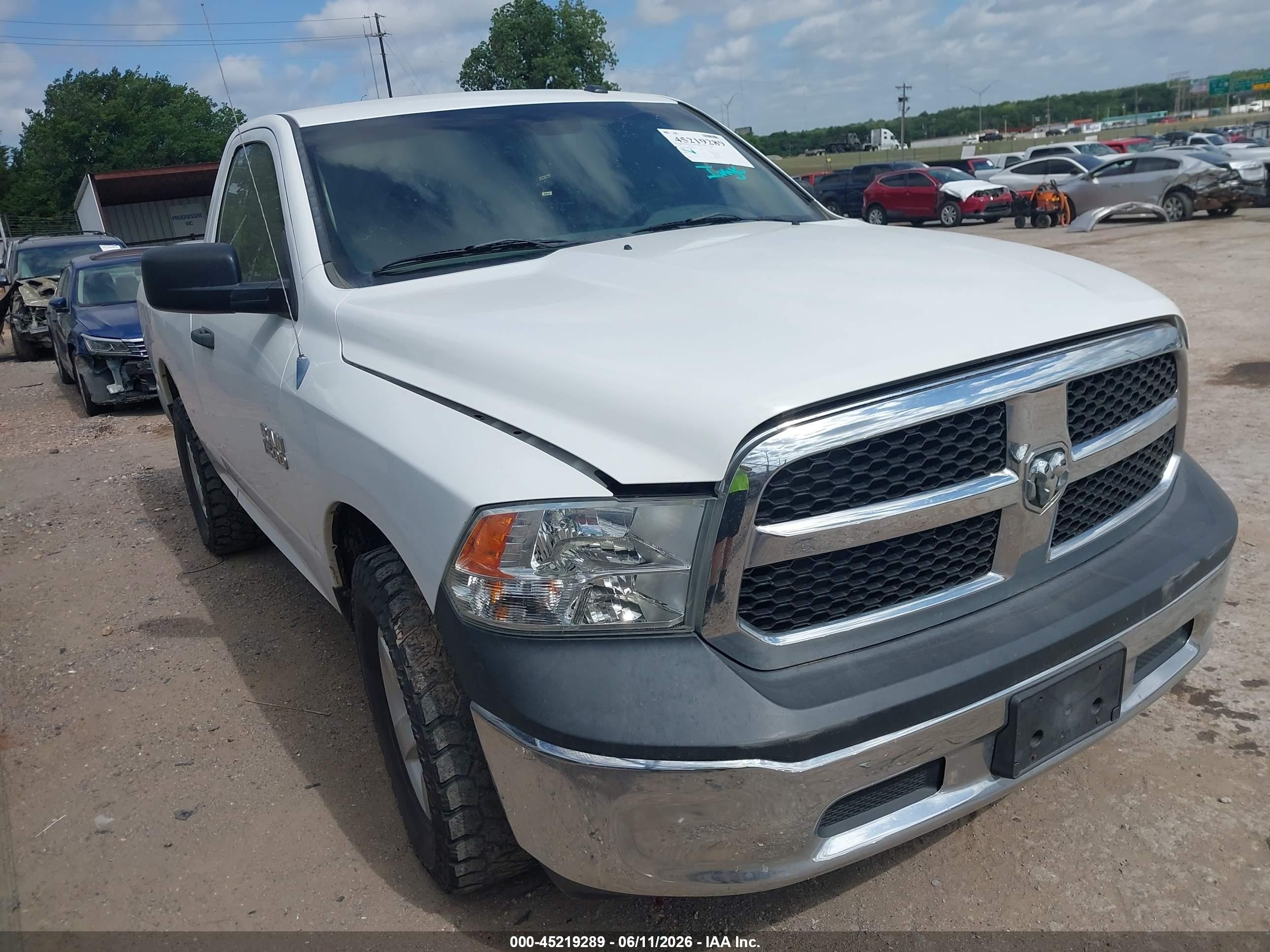 2013 Ram 1500 Tradesman White vin: 3C6JR6AP6DG572675