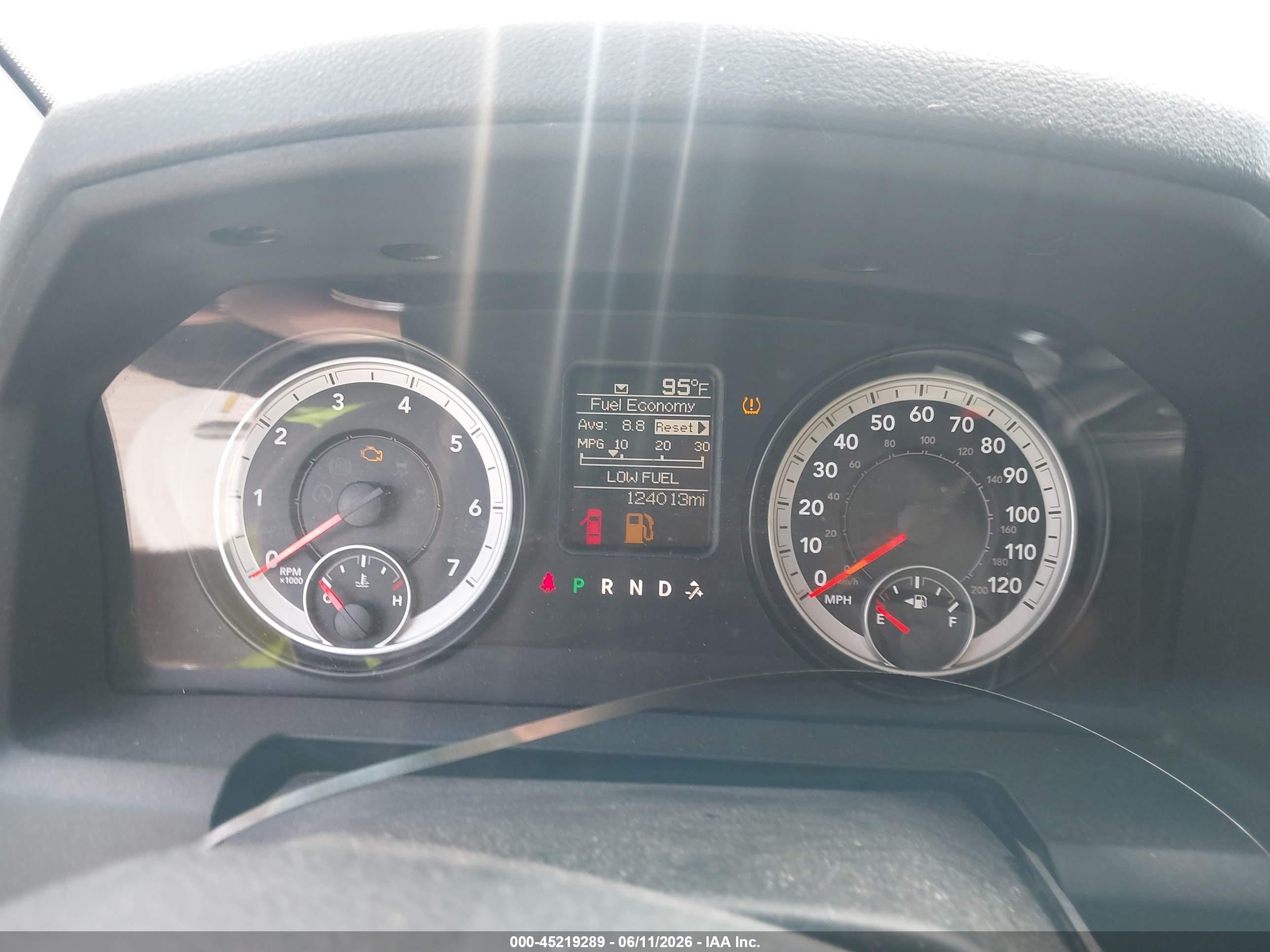 2013 Ram 1500 Tradesman White vin: 3C6JR6AP6DG572675