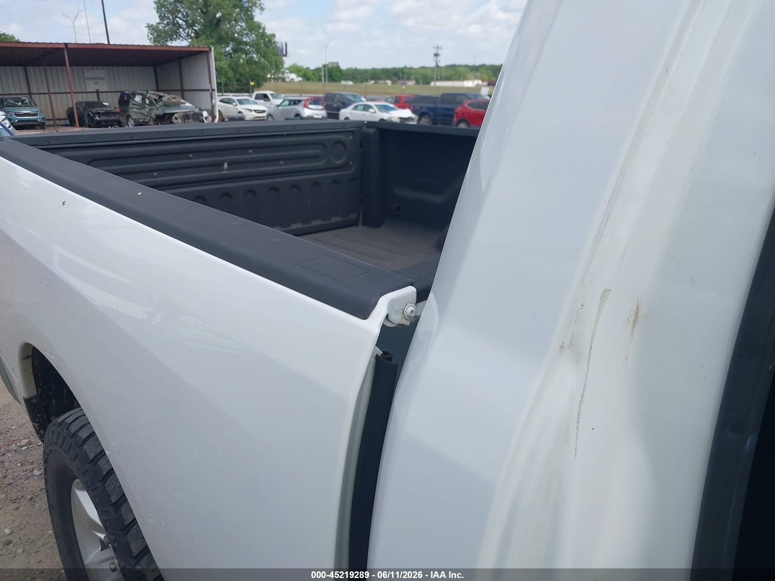 2013 Ram 1500 Tradesman White vin: 3C6JR6AP6DG572675