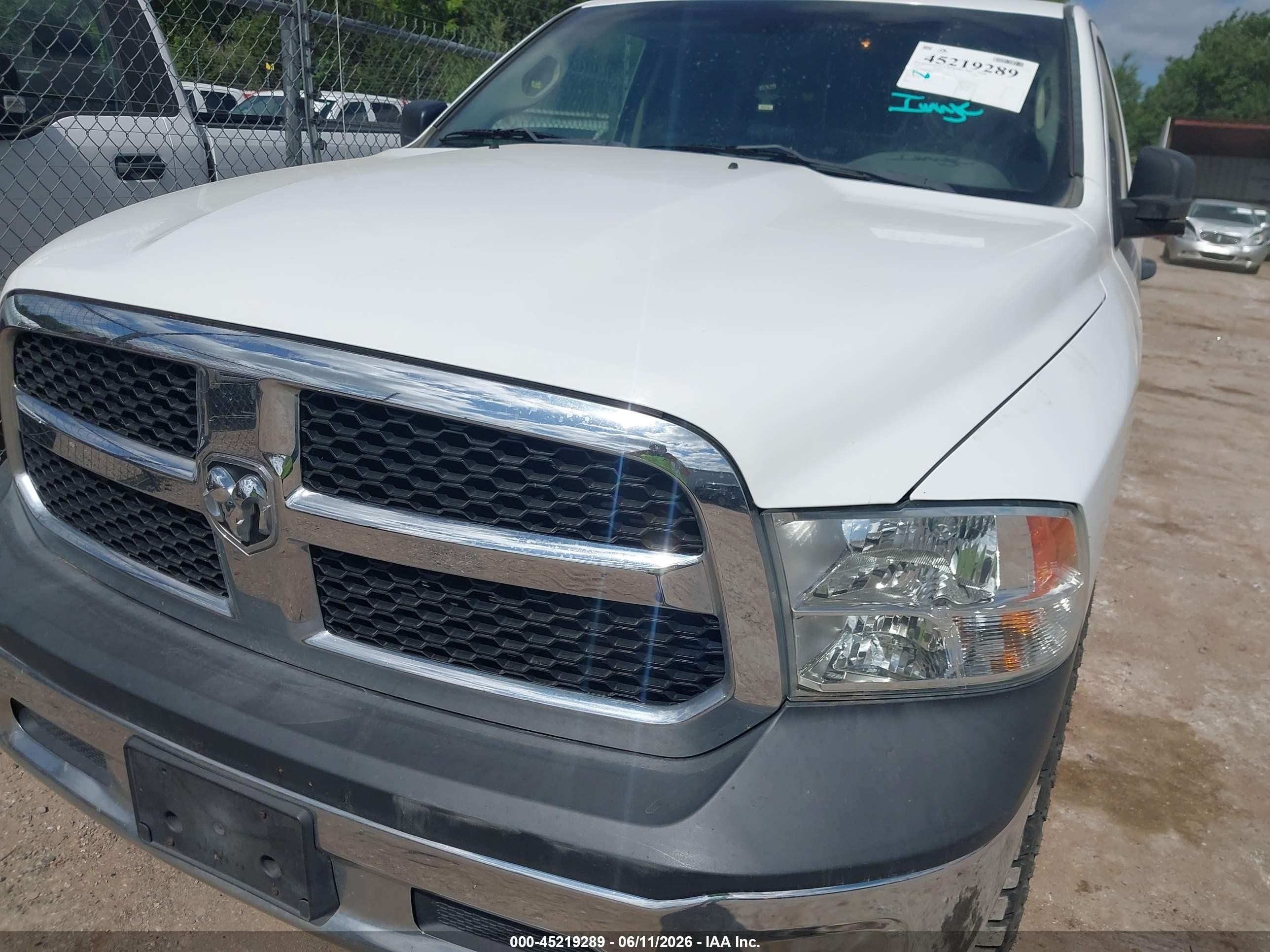 2013 Ram 1500 Tradesman White vin: 3C6JR6AP6DG572675