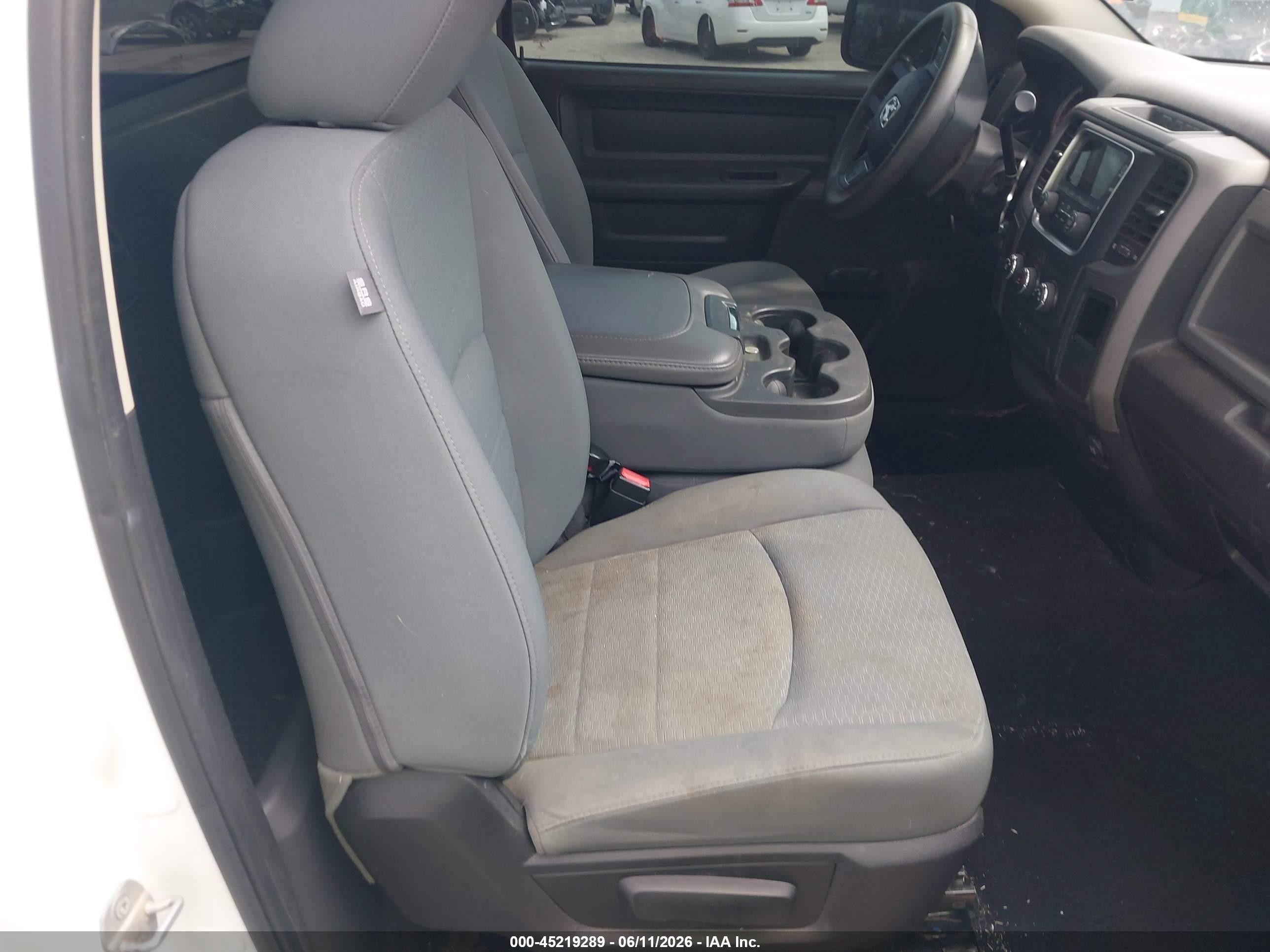 2013 Ram 1500 Tradesman White vin: 3C6JR6AP6DG572675
