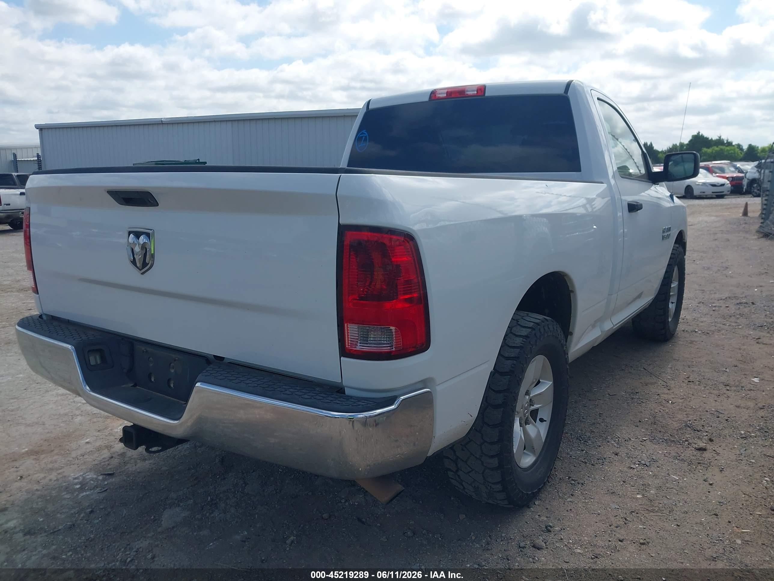 2013 Ram 1500 Tradesman White vin: 3C6JR6AP6DG572675