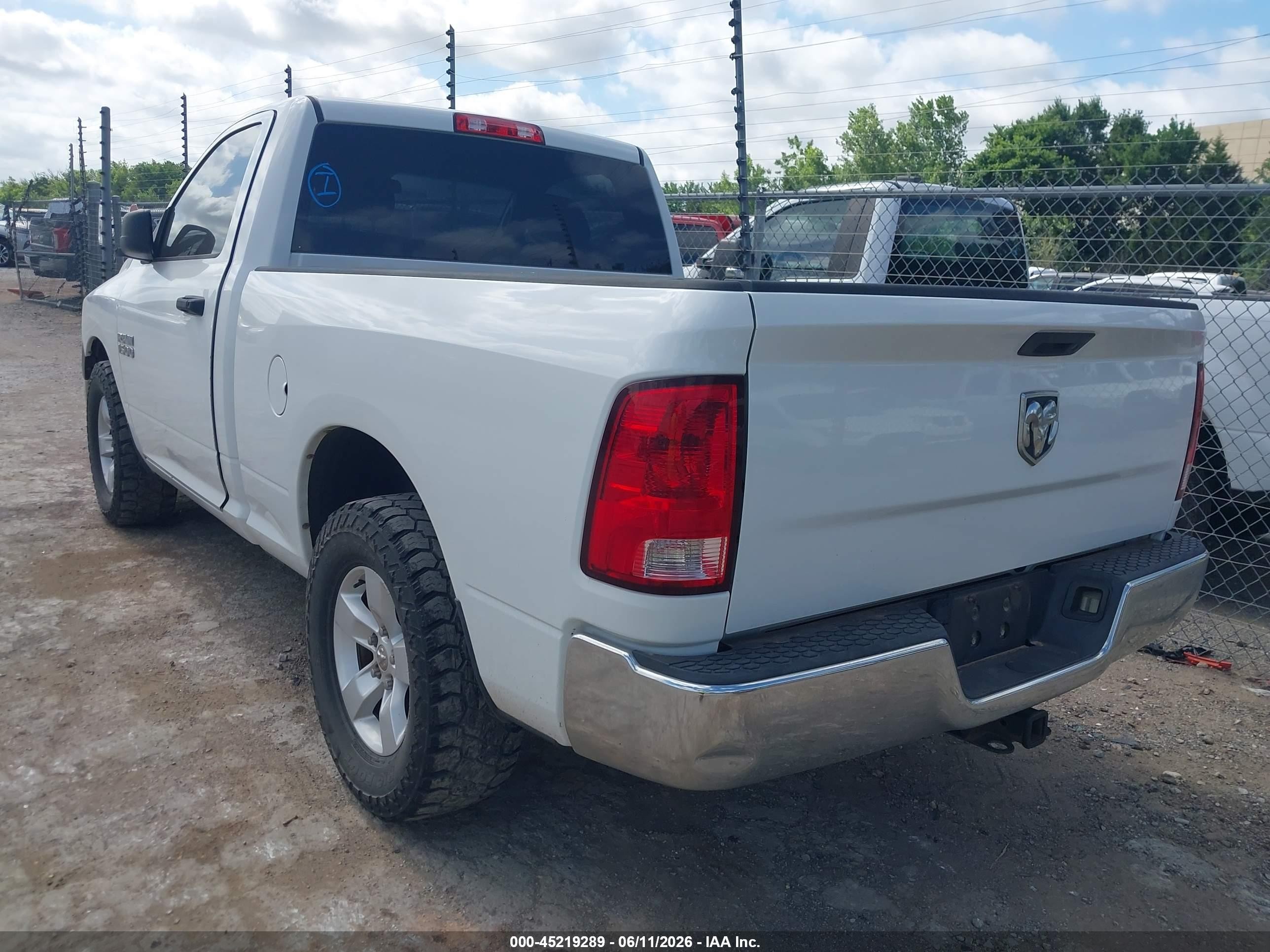 2013 Ram 1500 Tradesman White vin: 3C6JR6AP6DG572675
