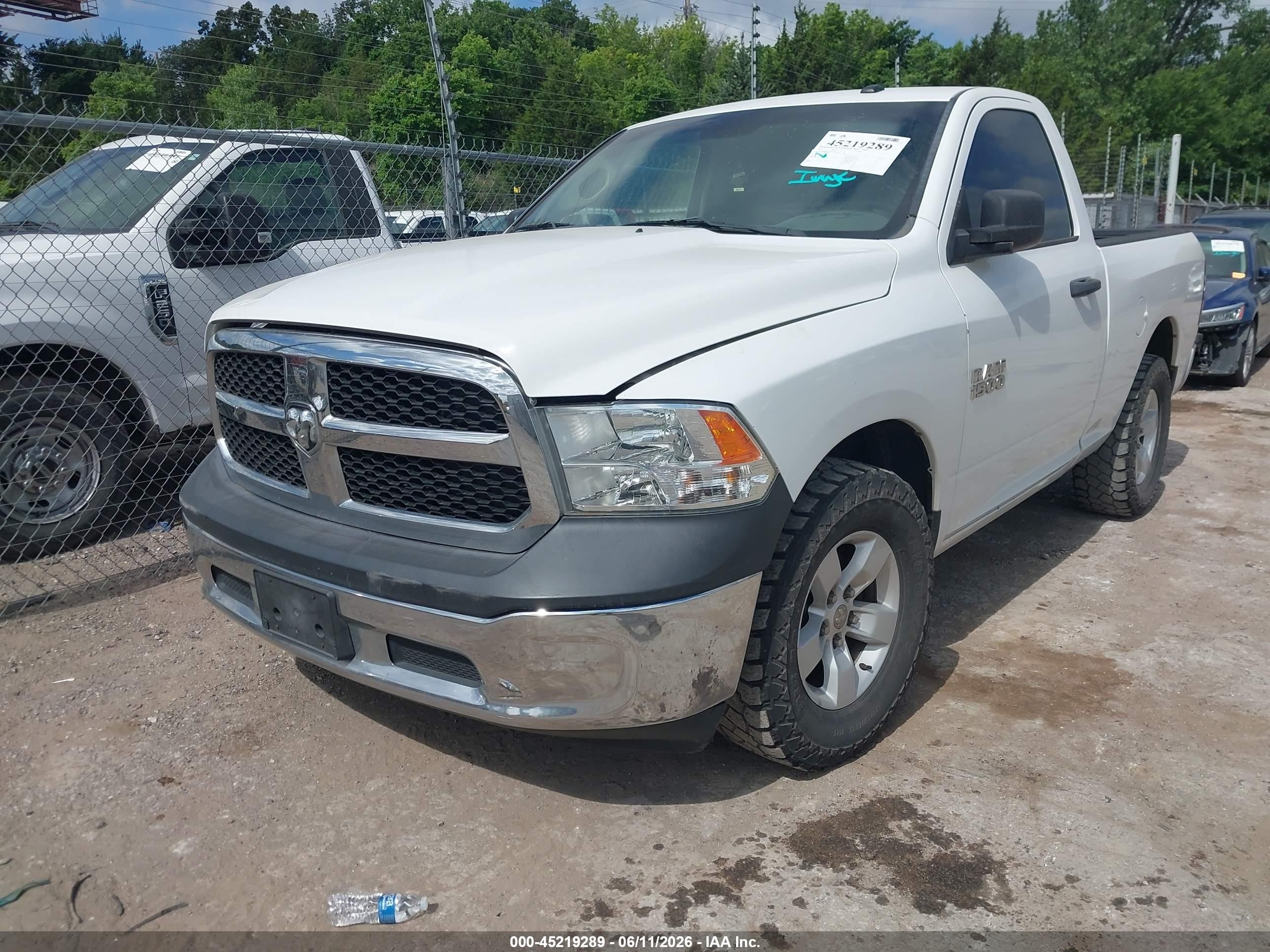 2013 Ram 1500 Tradesman White vin: 3C6JR6AP6DG572675