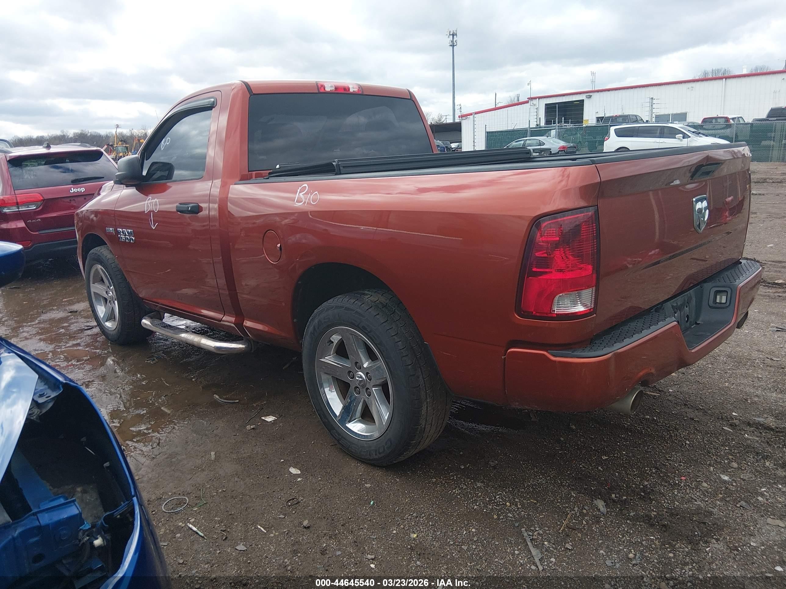 2013 Ram 1500 Express Orange vin: 3C6JR6AT0DG545193