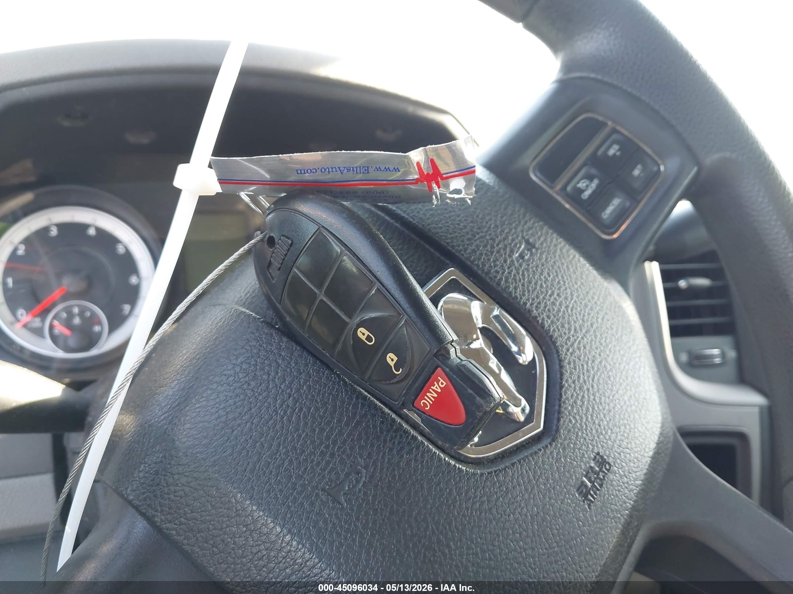 2013 Ram 1500 Express White vin: 3C6JR6AT2DG504693