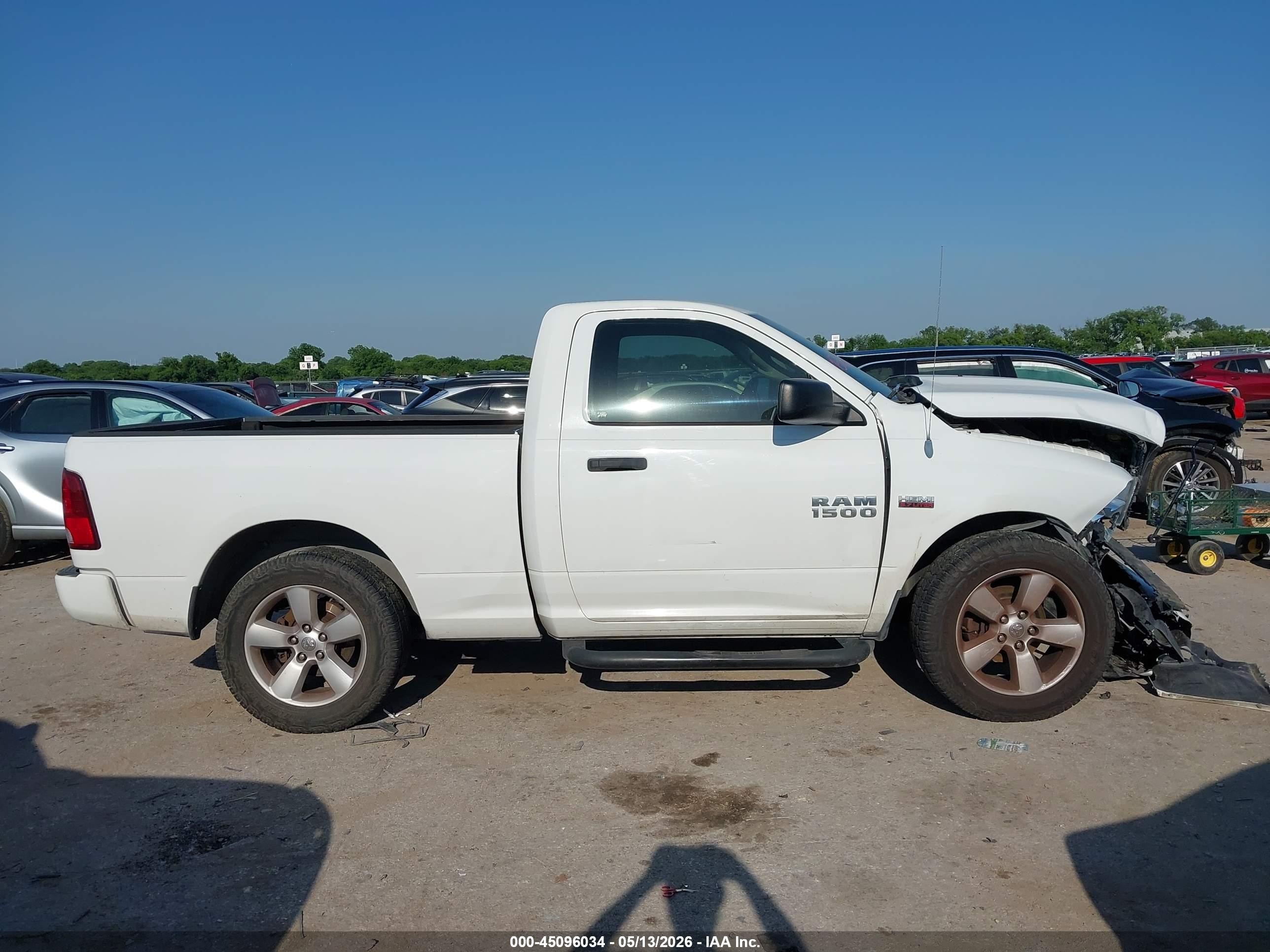 2013 Ram 1500 Express White vin: 3C6JR6AT2DG504693