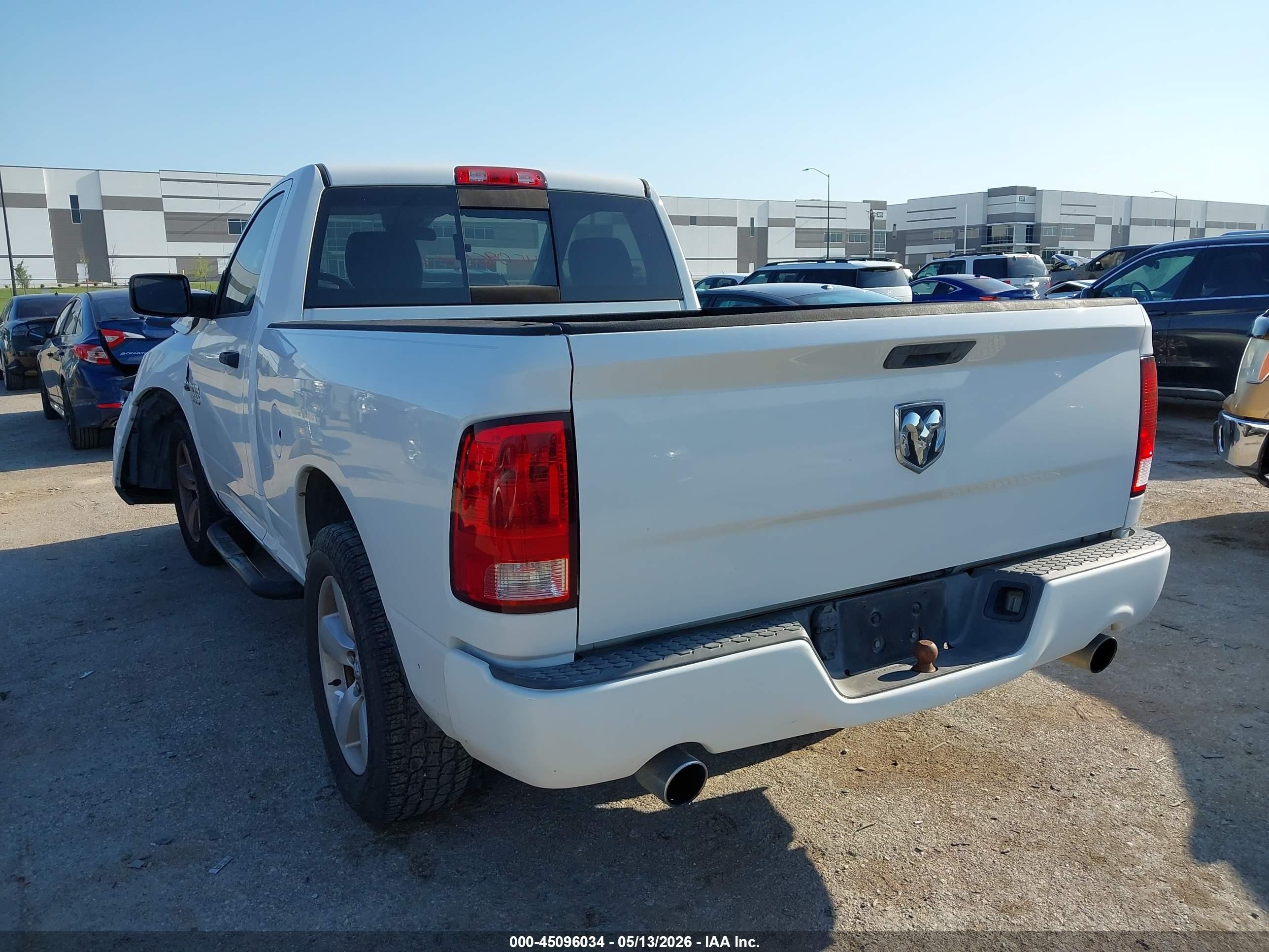 2013 Ram 1500 Express White vin: 3C6JR6AT2DG504693