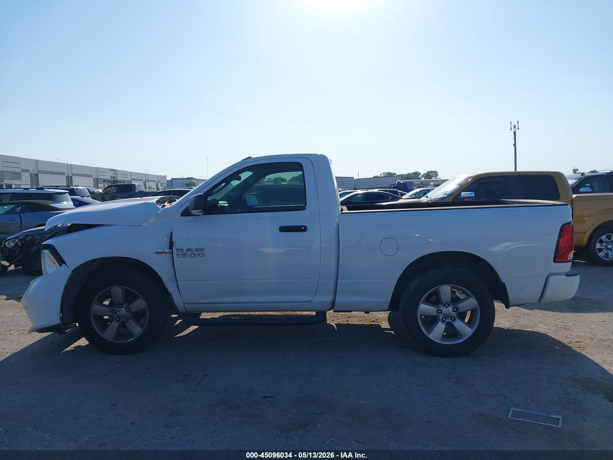 2013 Ram 1500 Express White vin: 3C6JR6AT2DG504693