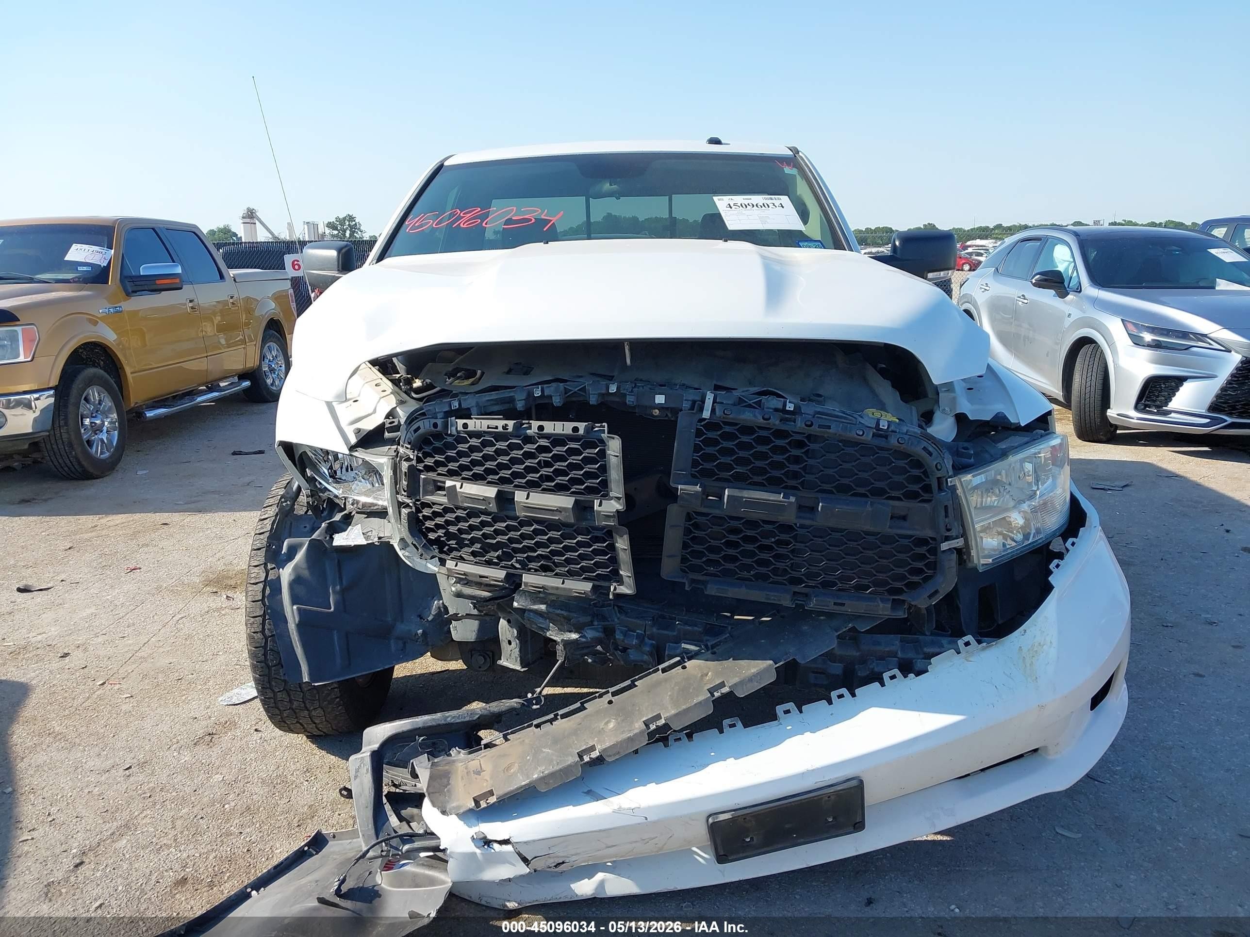 2013 Ram 1500 Express White vin: 3C6JR6AT2DG504693