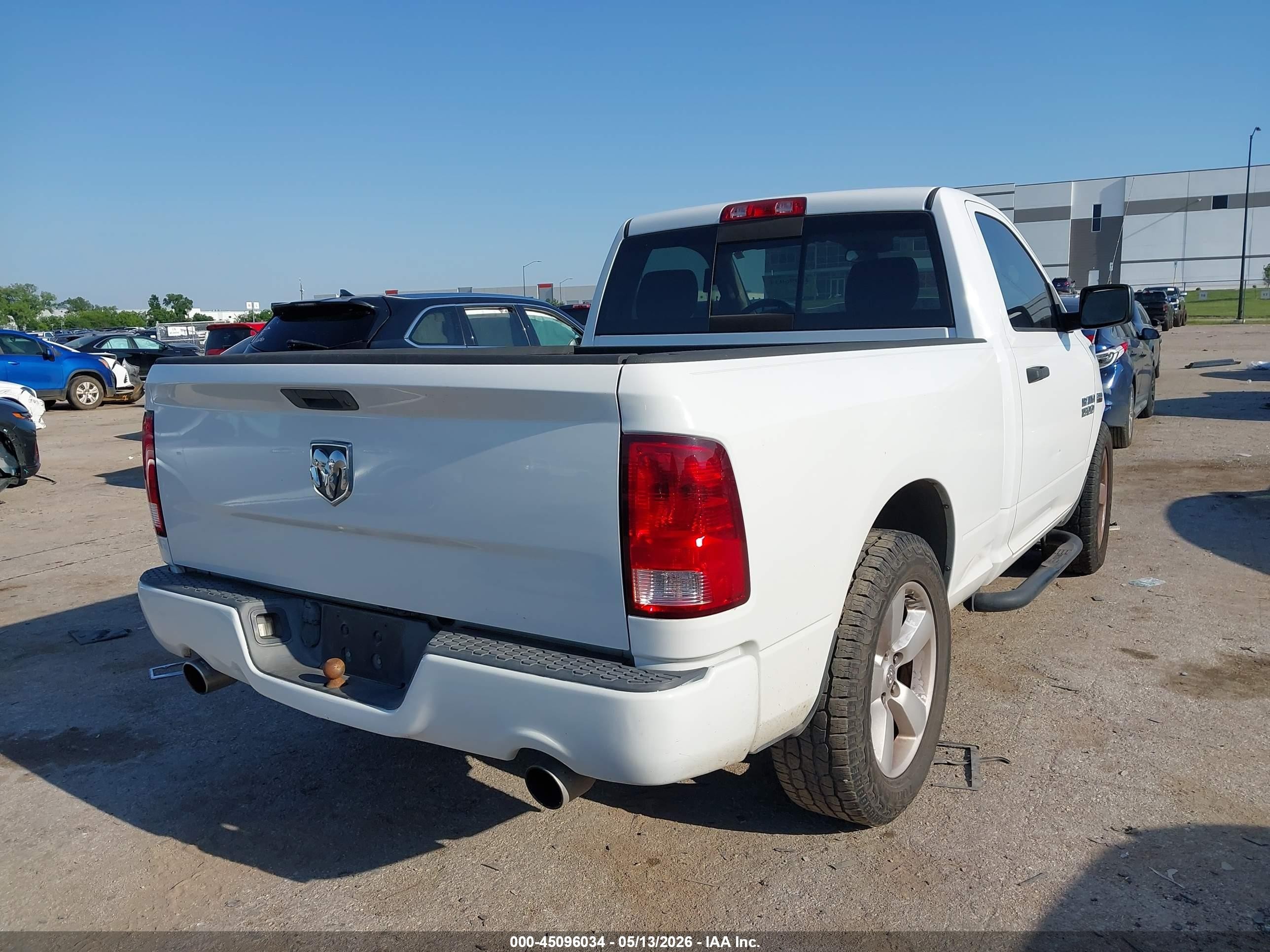 2013 Ram 1500 Express White vin: 3C6JR6AT2DG504693
