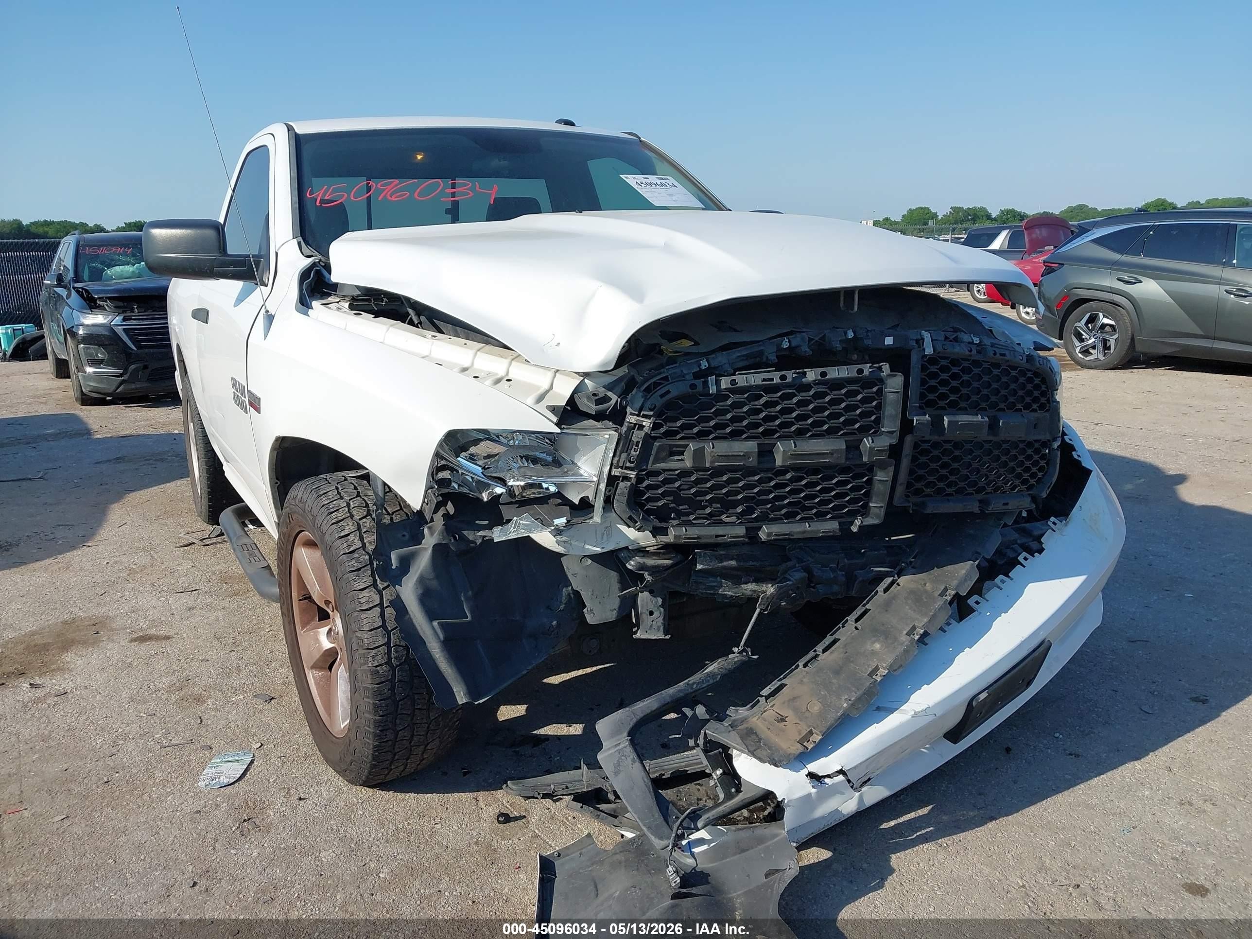 2013 Ram 1500 Express White vin: 3C6JR6AT2DG504693