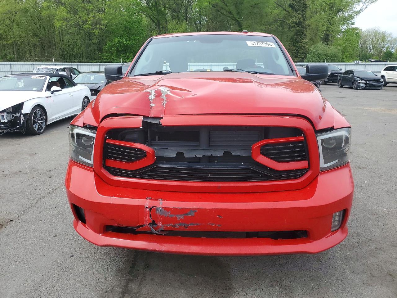 2015 Ram 1500 St Красный vin: 3C6JR6AT3FG525216