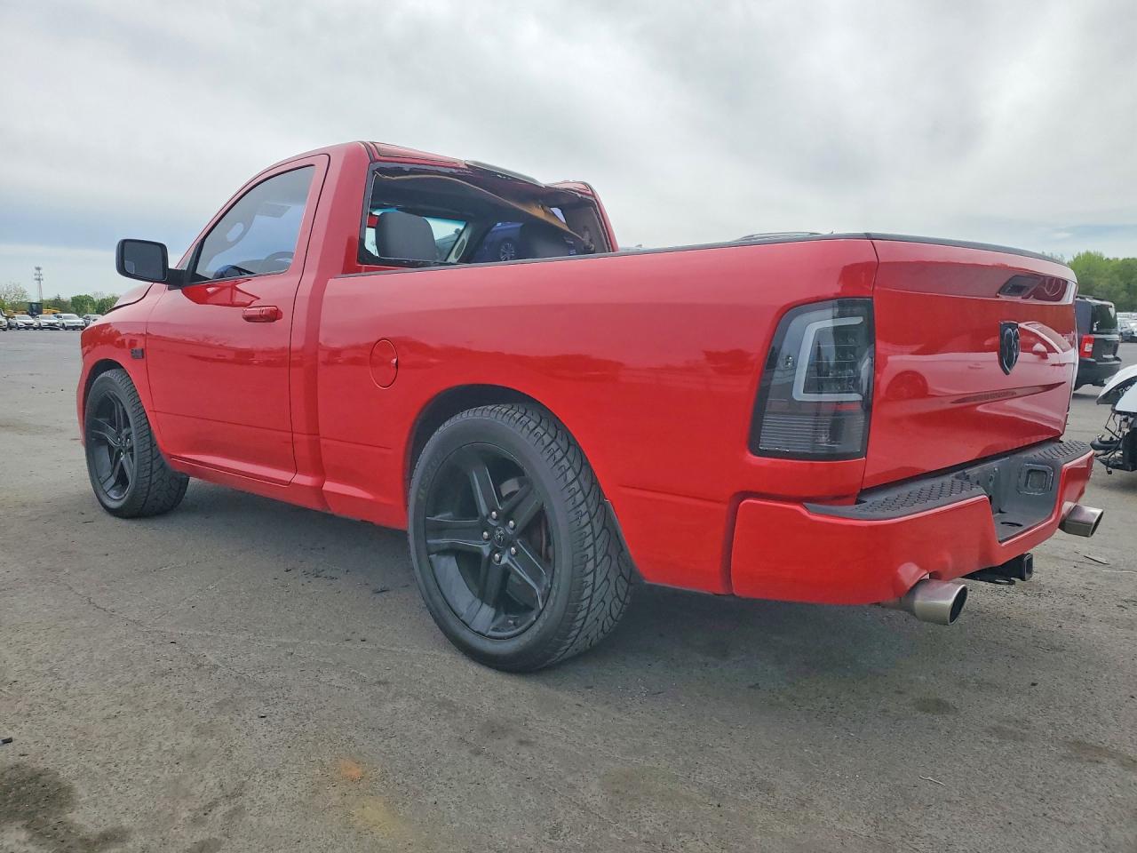 2015 Ram 1500 St Красный vin: 3C6JR6AT3FG525216