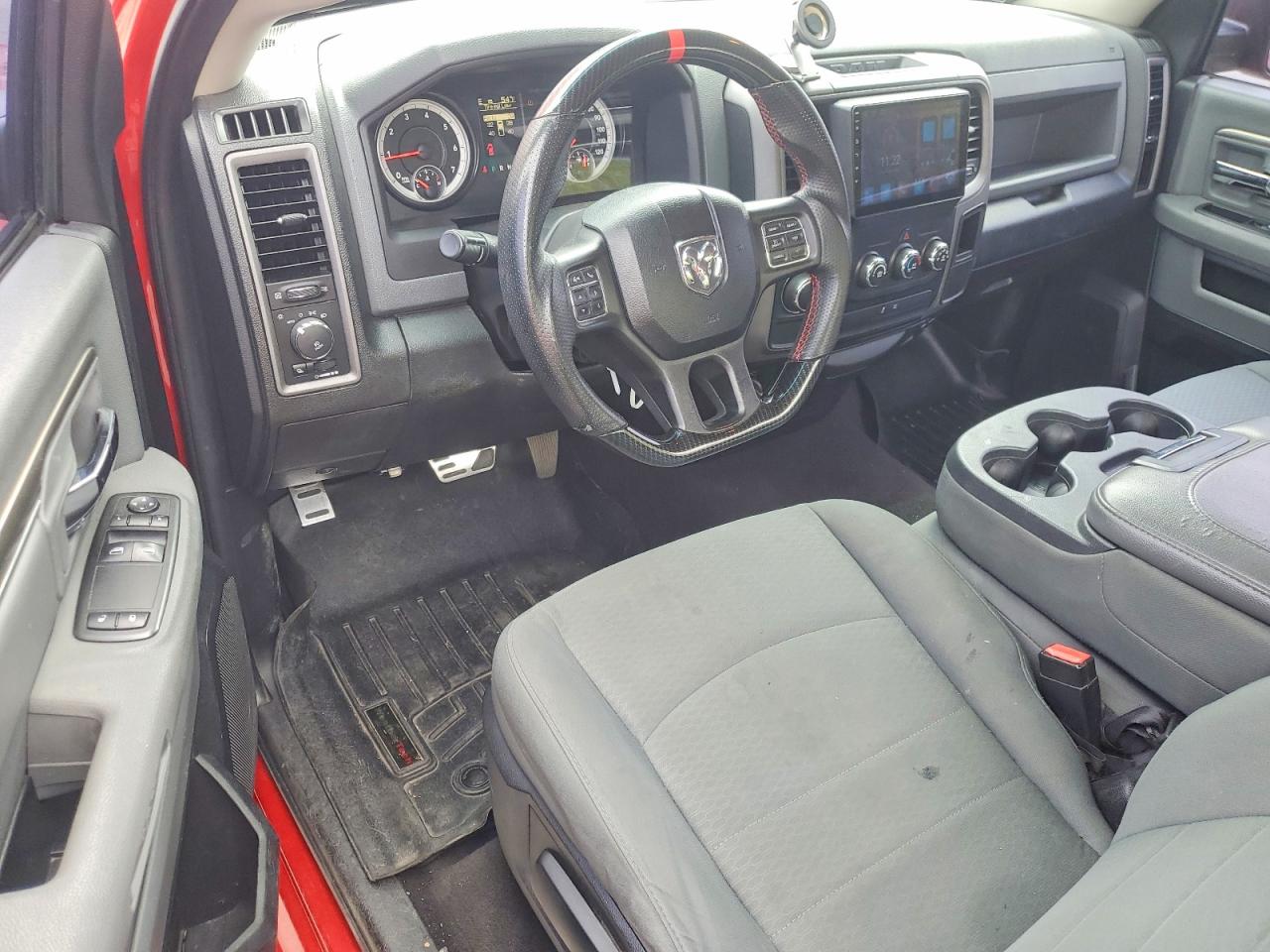 2015 Ram 1500 St Красный vin: 3C6JR6AT3FG525216