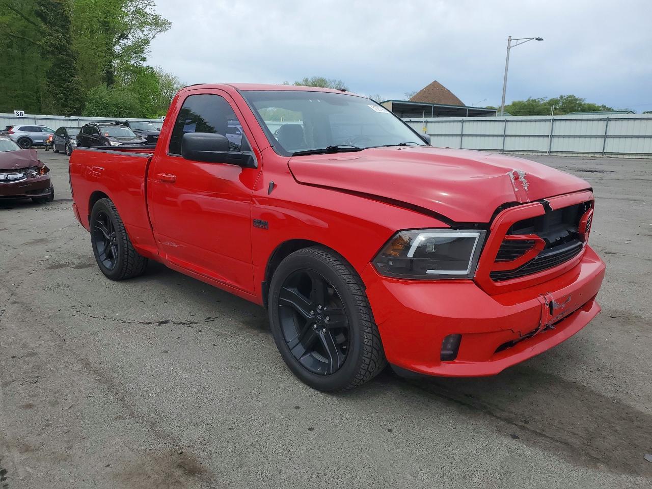 2015 Ram 1500 St Красный vin: 3C6JR6AT3FG525216