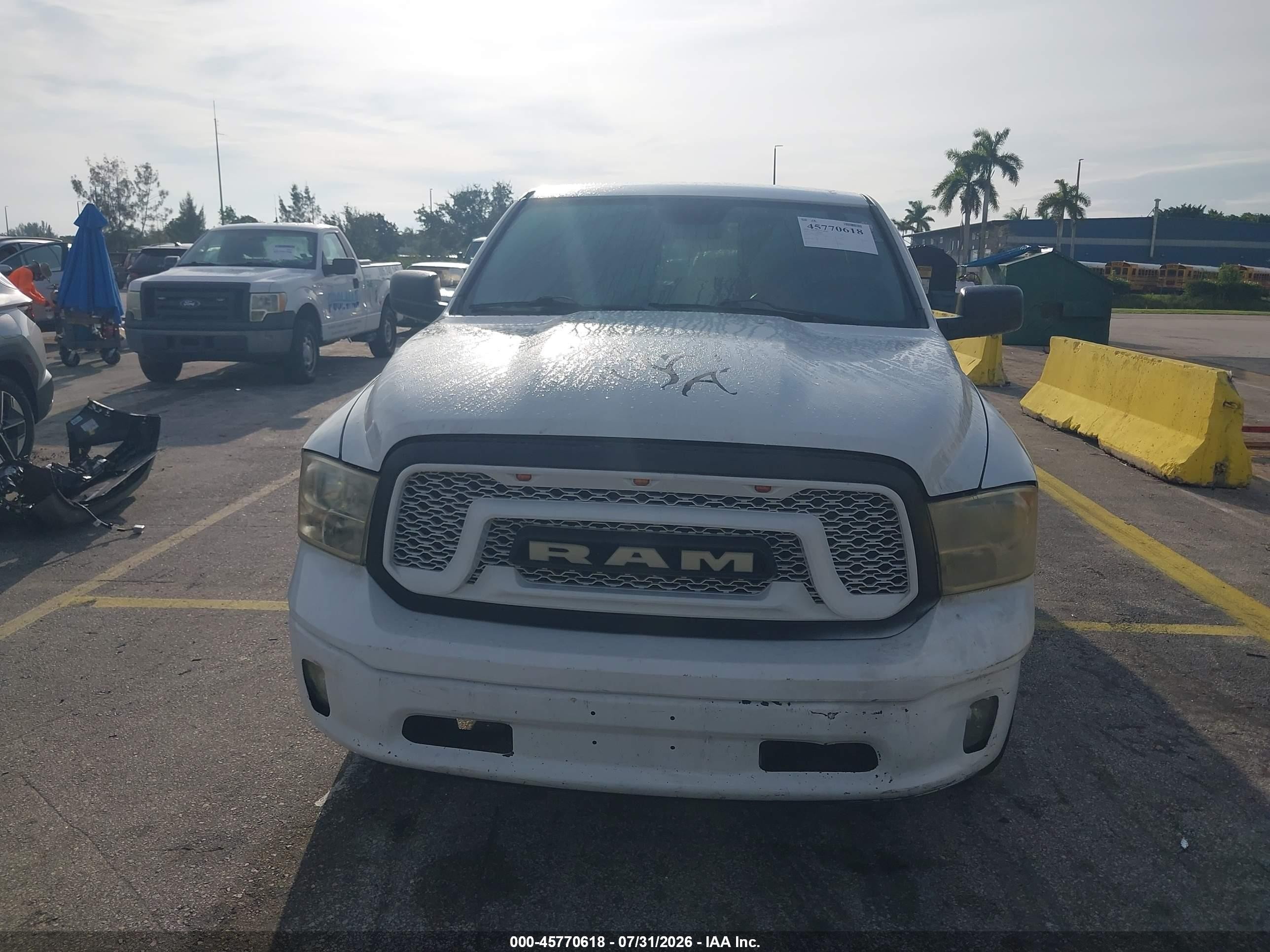 2013 Ram 1500 Express White vin: 3C6JR6AT5DG576519