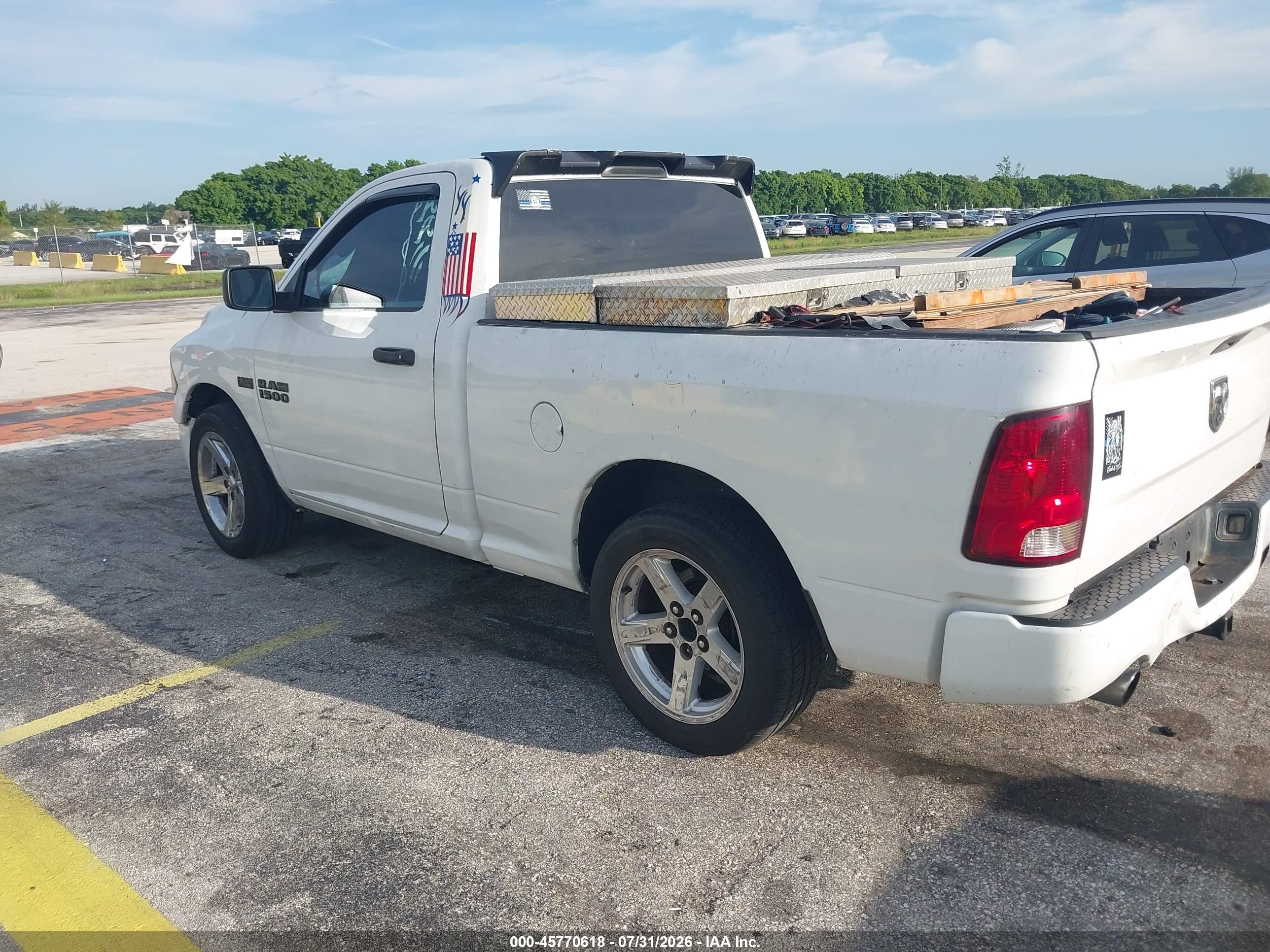 2013 Ram 1500 Express White vin: 3C6JR6AT5DG576519