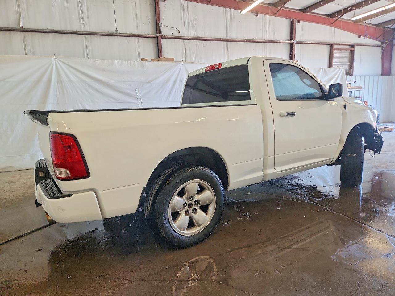 2013 Ram 1500 St White vin: 3C6JR6AT5DG583681