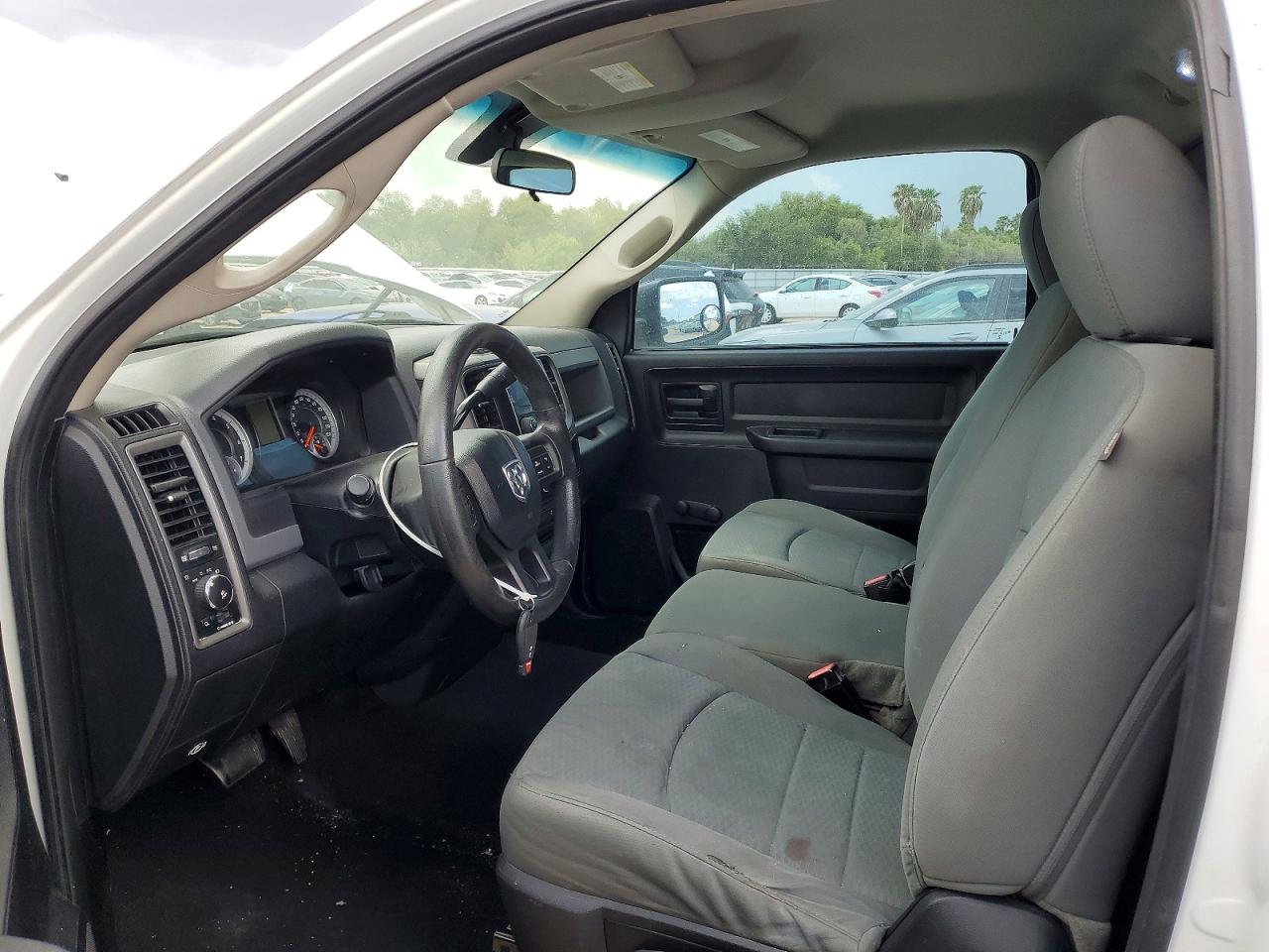 2013 Ram 1500 St White vin: 3C6JR6AT5DG583681