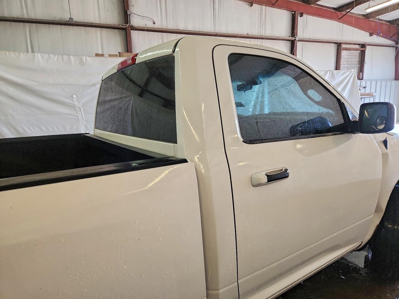 2013 Ram 1500 St White vin: 3C6JR6AT5DG583681